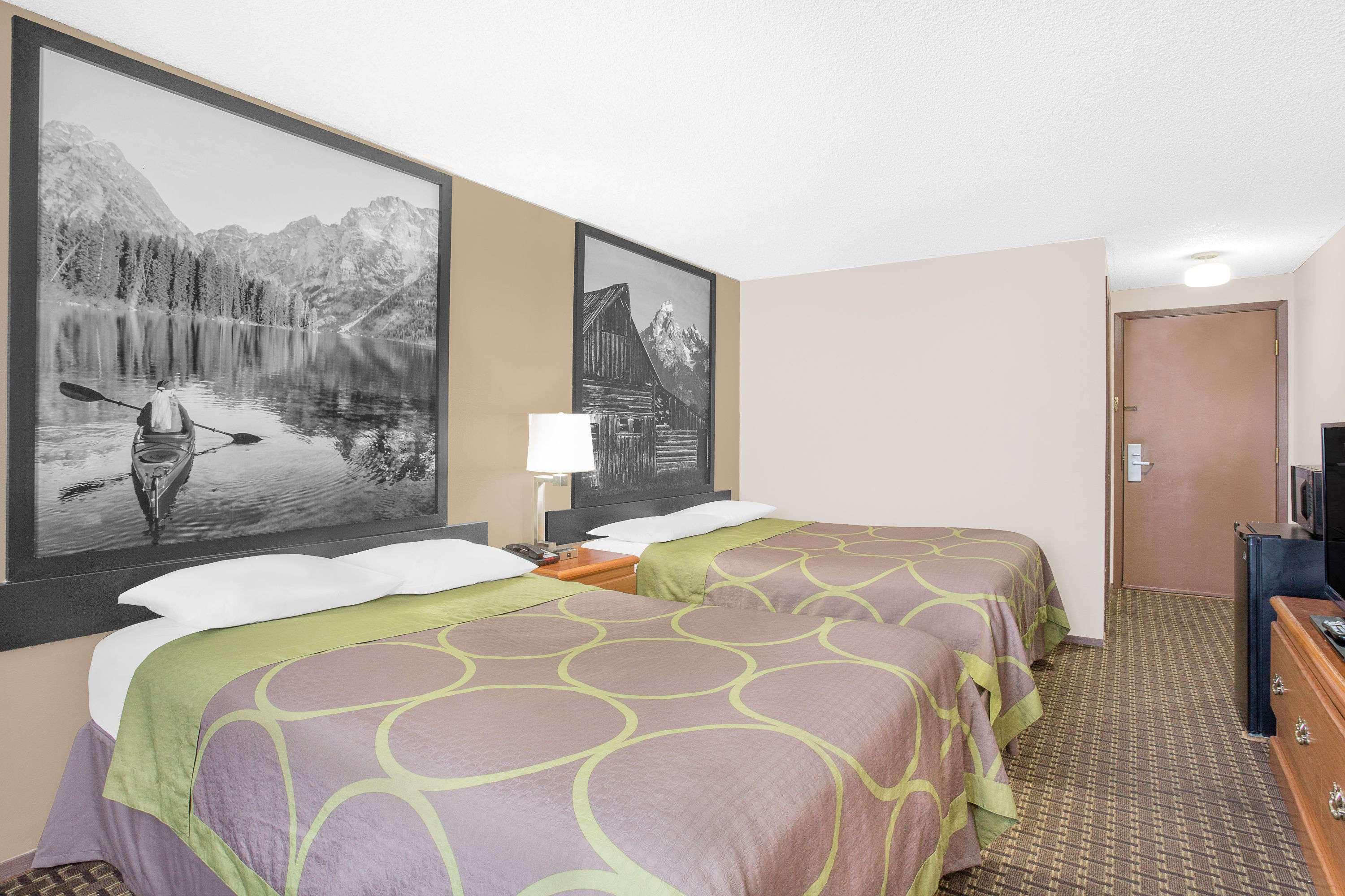 Super 8 by Wyndham Riverton — photo 5