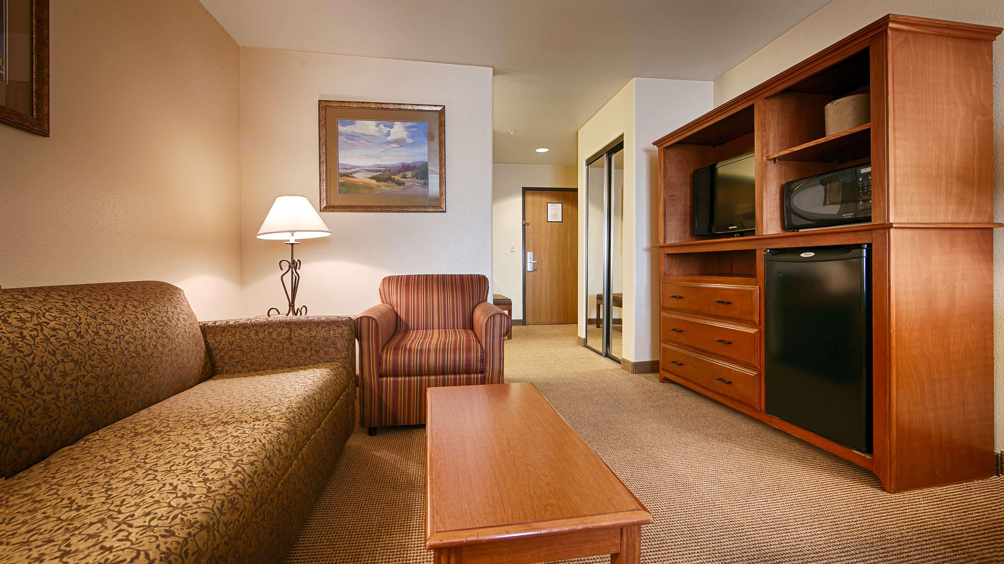 Best Western Territorial Inn & Suites — photo 5