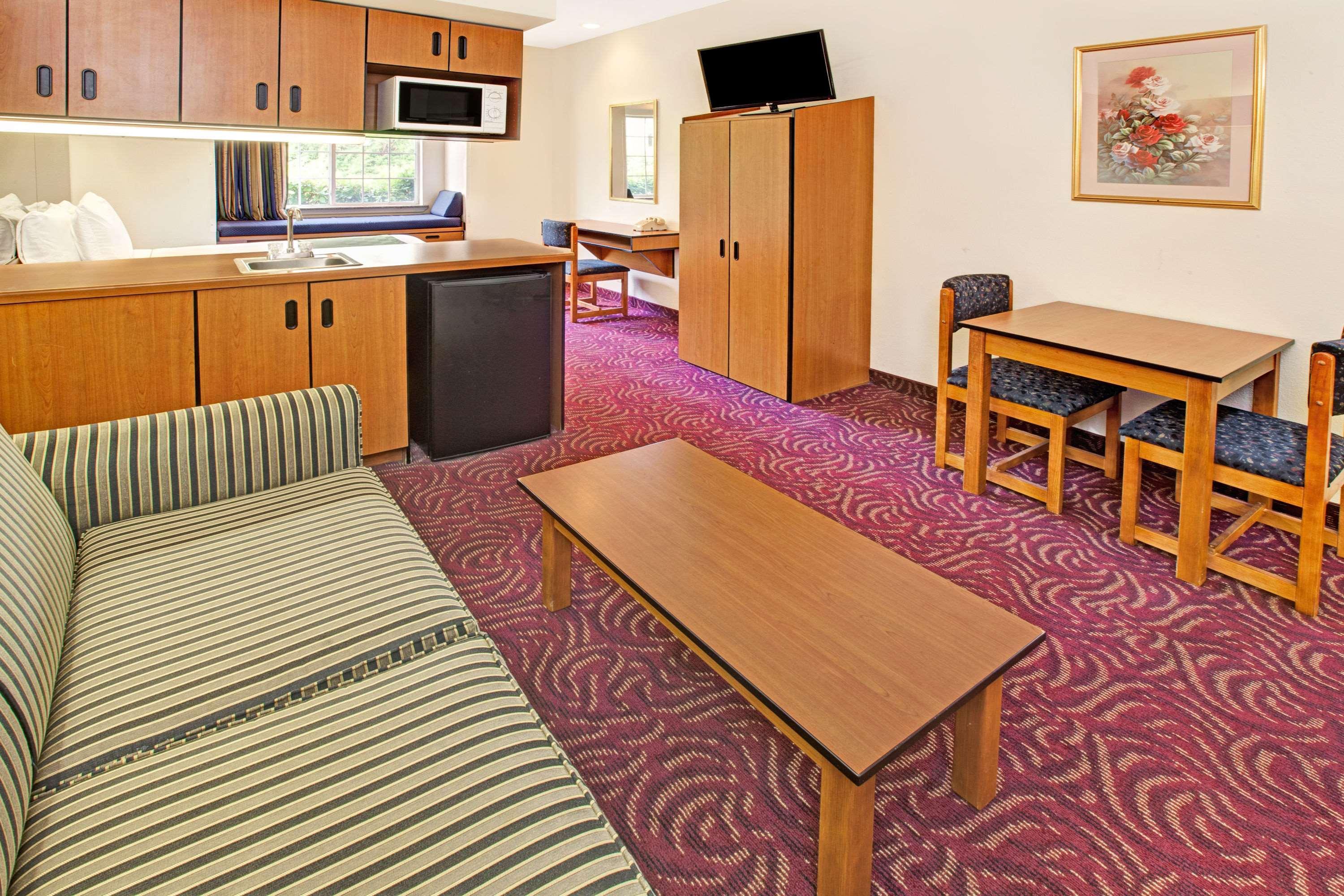 Microtel Inn & Suites by Wyndham Mesquite/Dallas At Highway — photo 5