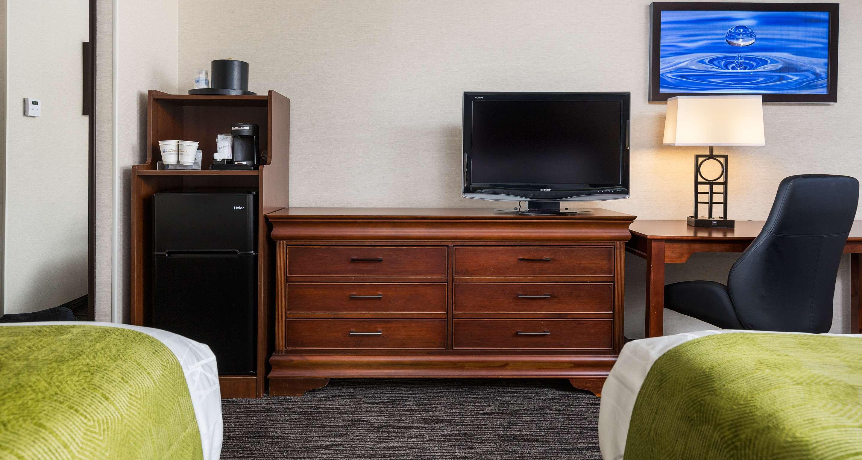 Best Western Plus Landmark Inn & Pancake House — photo 4