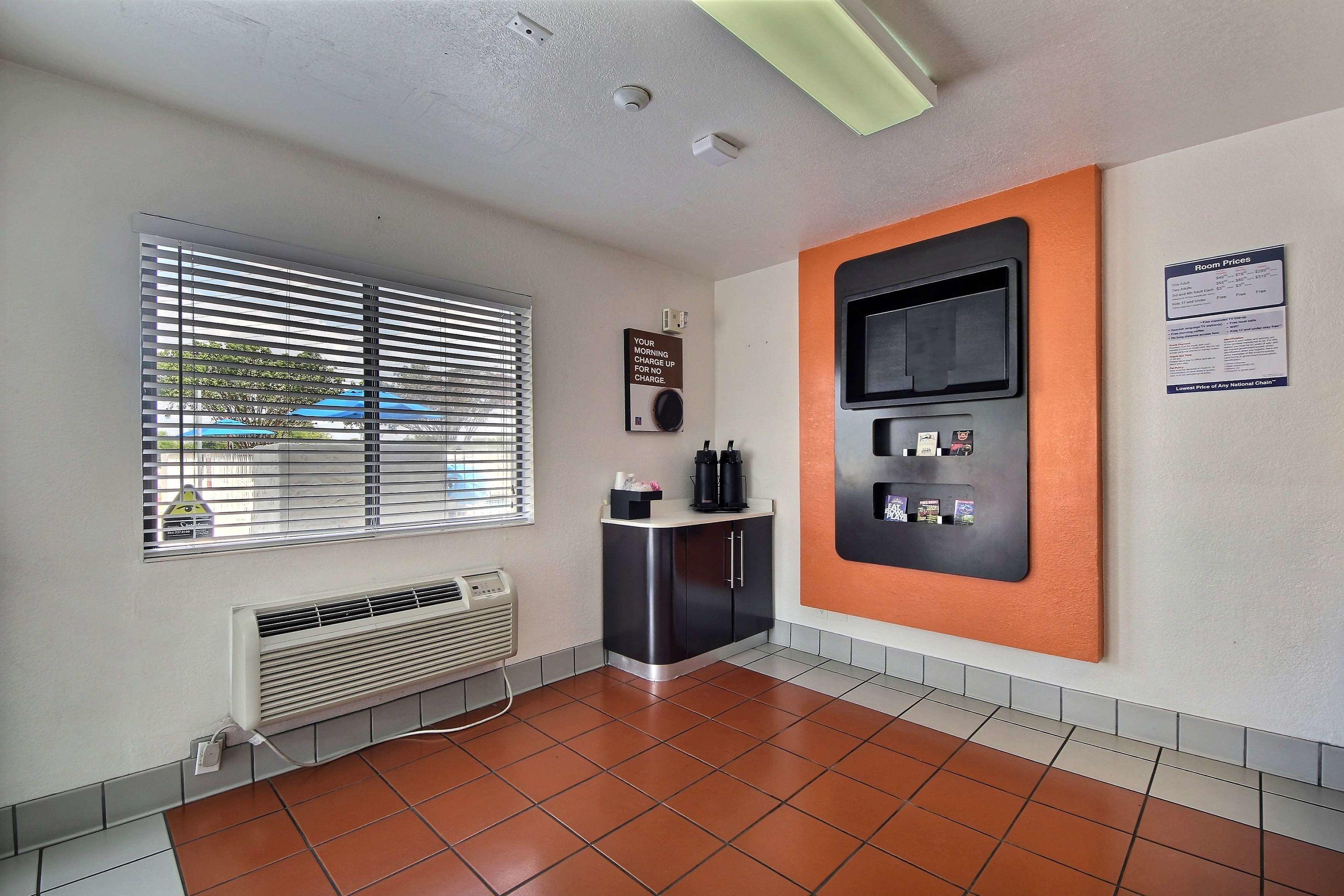 Motel 6 San Antonio West - Seaworld — photo 5