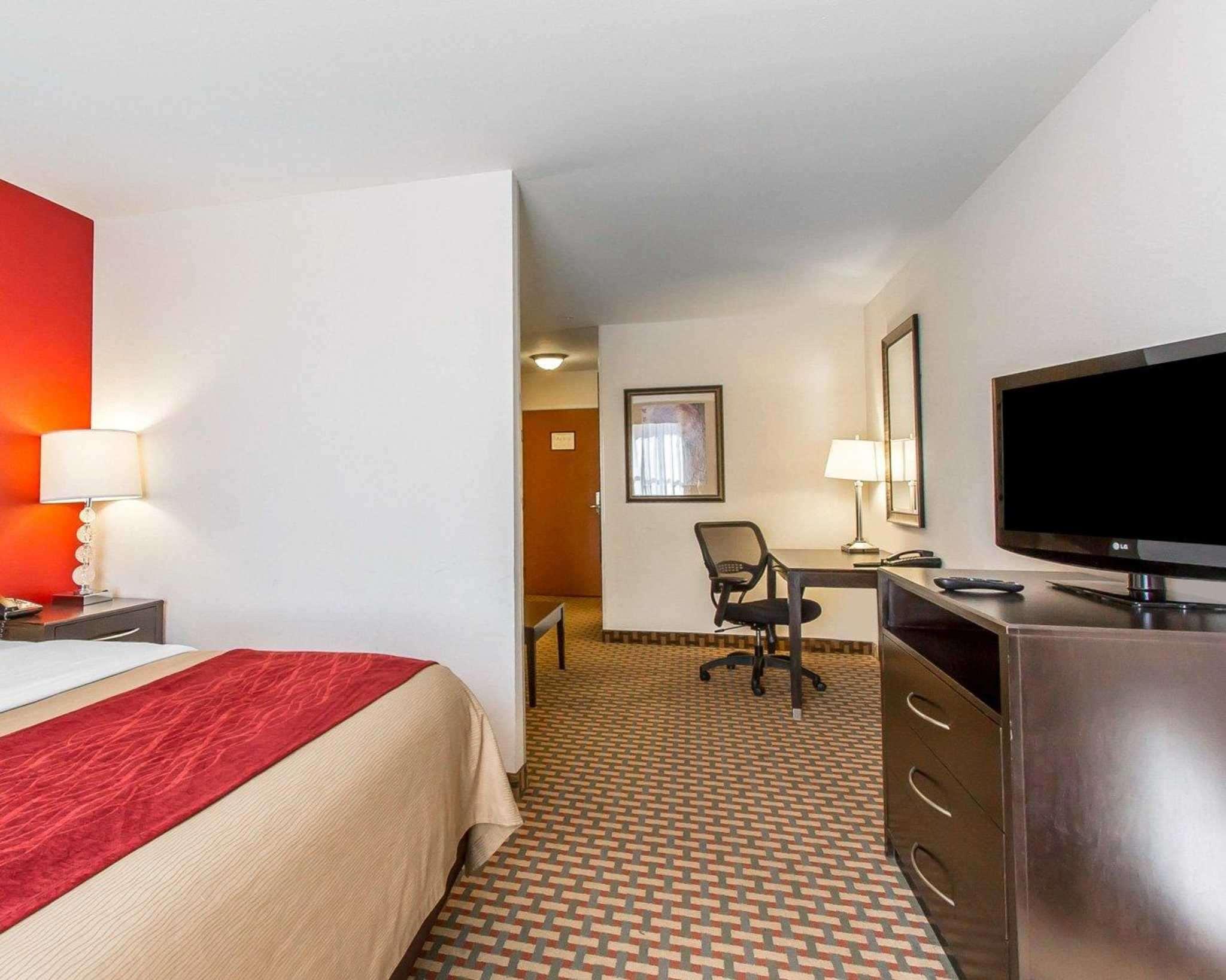 Comfort Inn & Suites Shawnee — photo 5