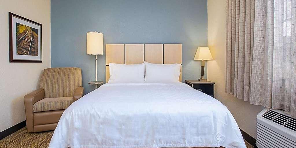 Sonesta Simply Suites Kansas City Overland Park — photo 4