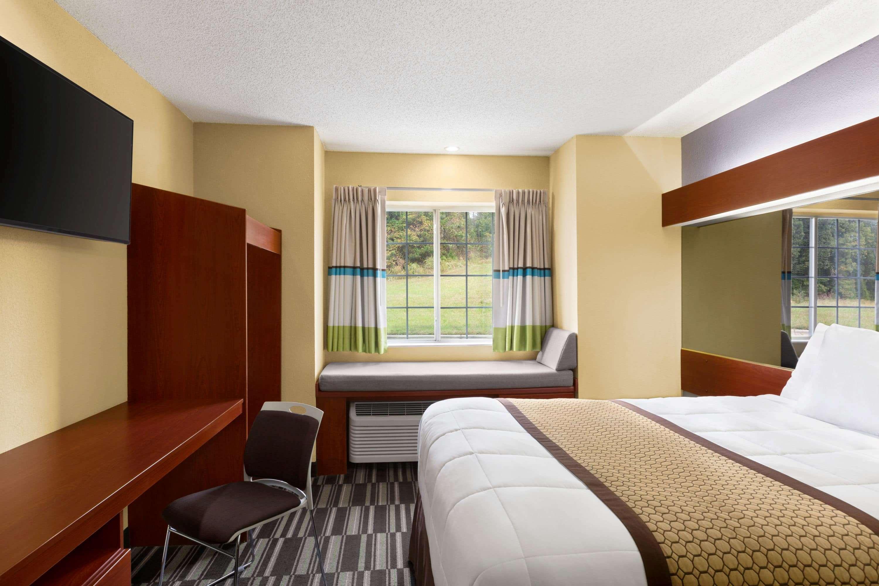 Microtel Inn & Suites by Wyndham Thomasville/High Point/Lexi — photo 5