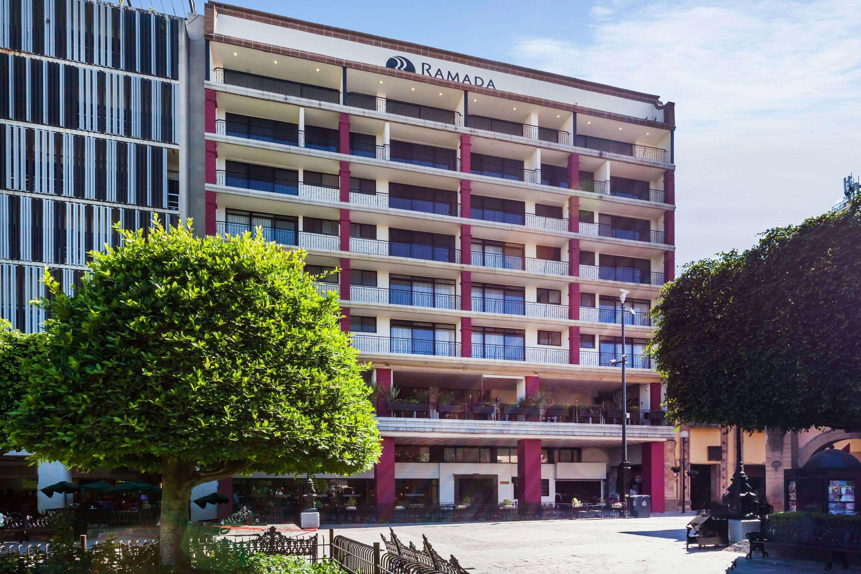 Ramada Plaza Leon — photo 3