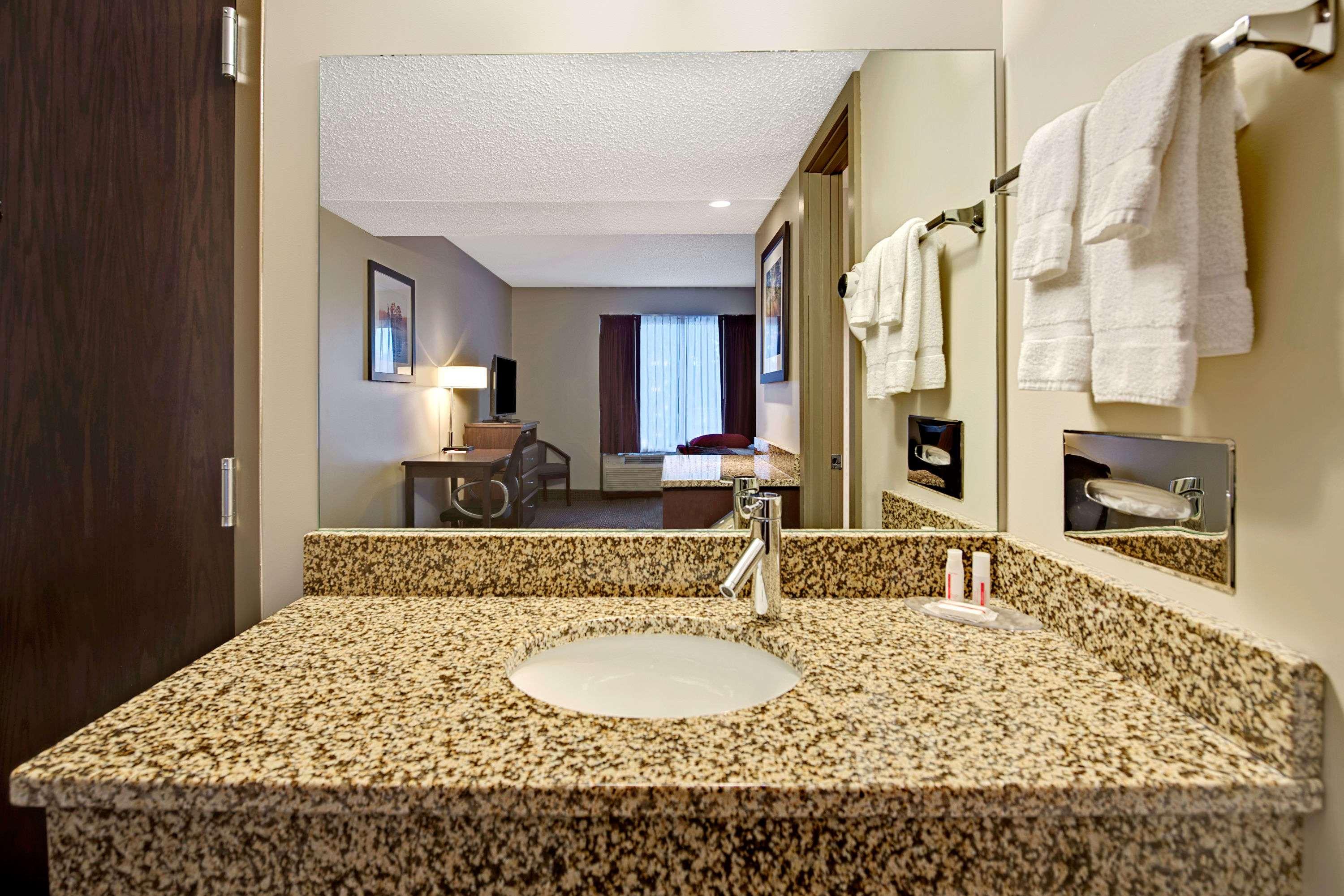 Ramada Columbus Hotel and Conference Center — photo 4