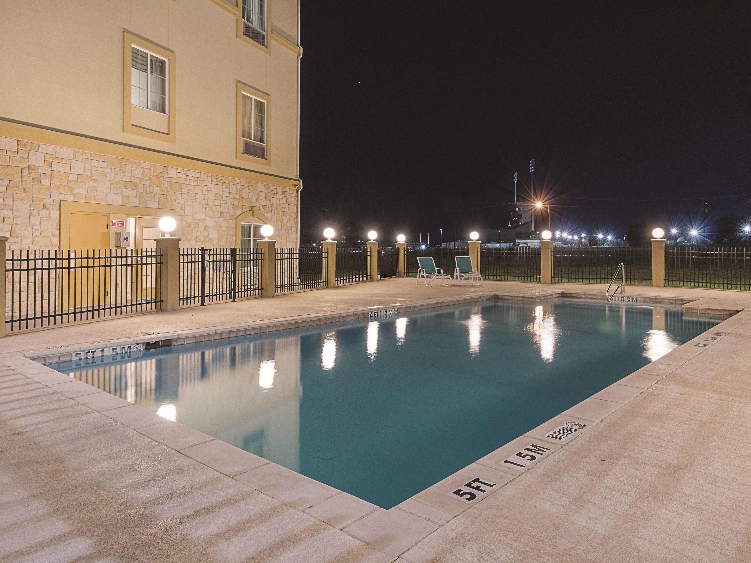 La Quinta Inn and Suites Waxahachie — photo 4