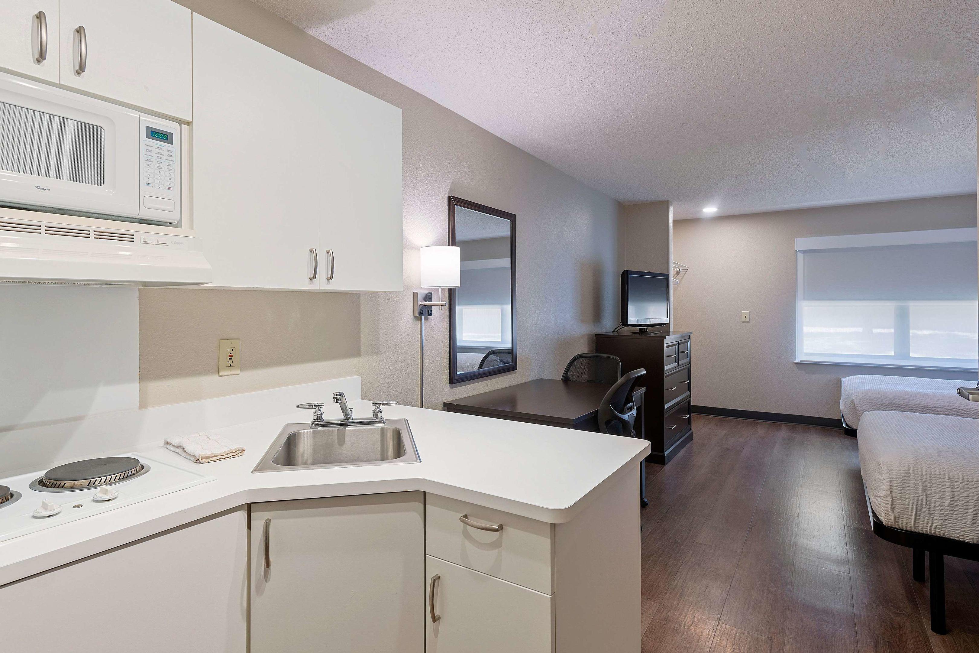 Extended Stay America - Charlotte - Pineville - Park Rd. — photo 3