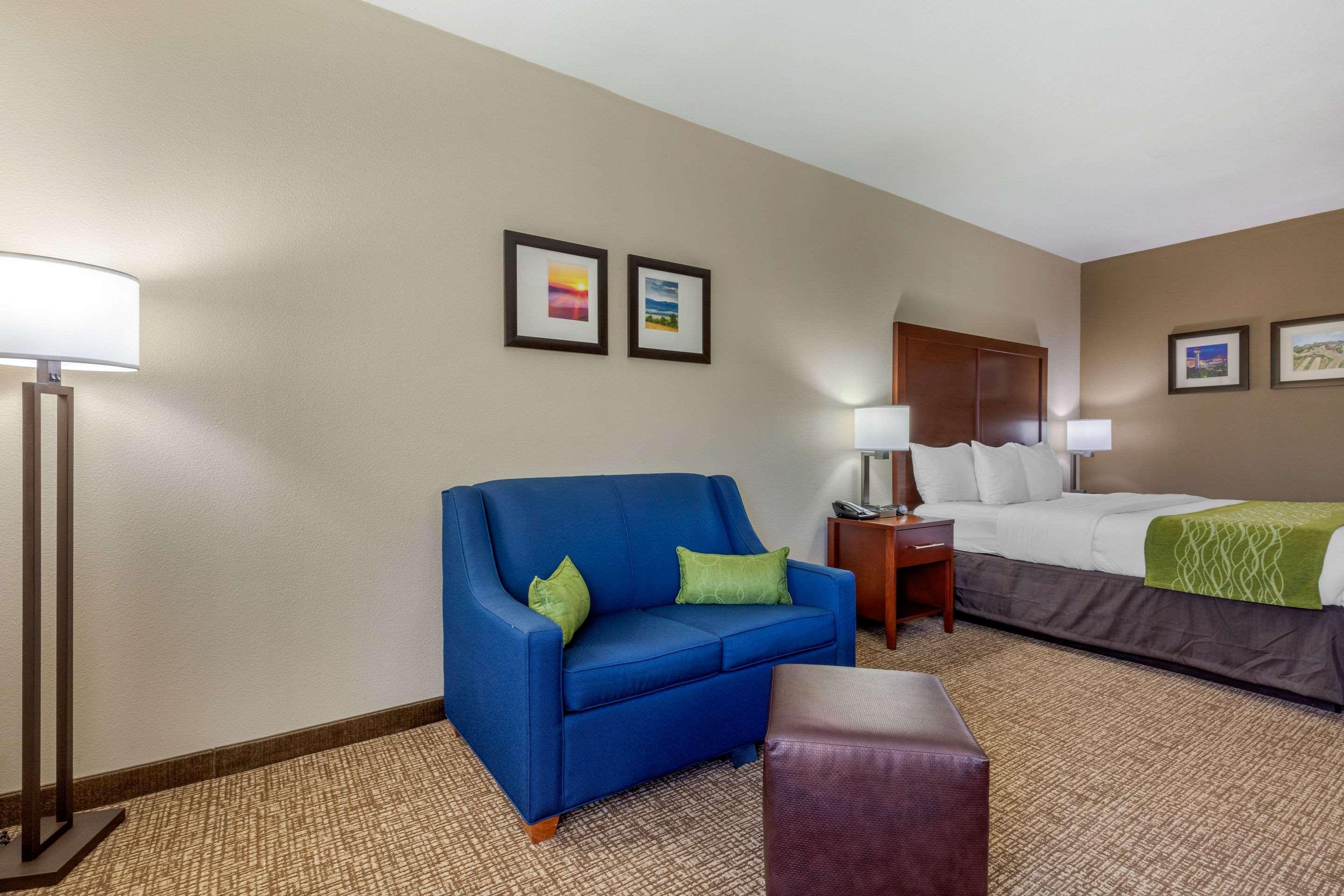 Comfort Inn Lenoir City — photo 5