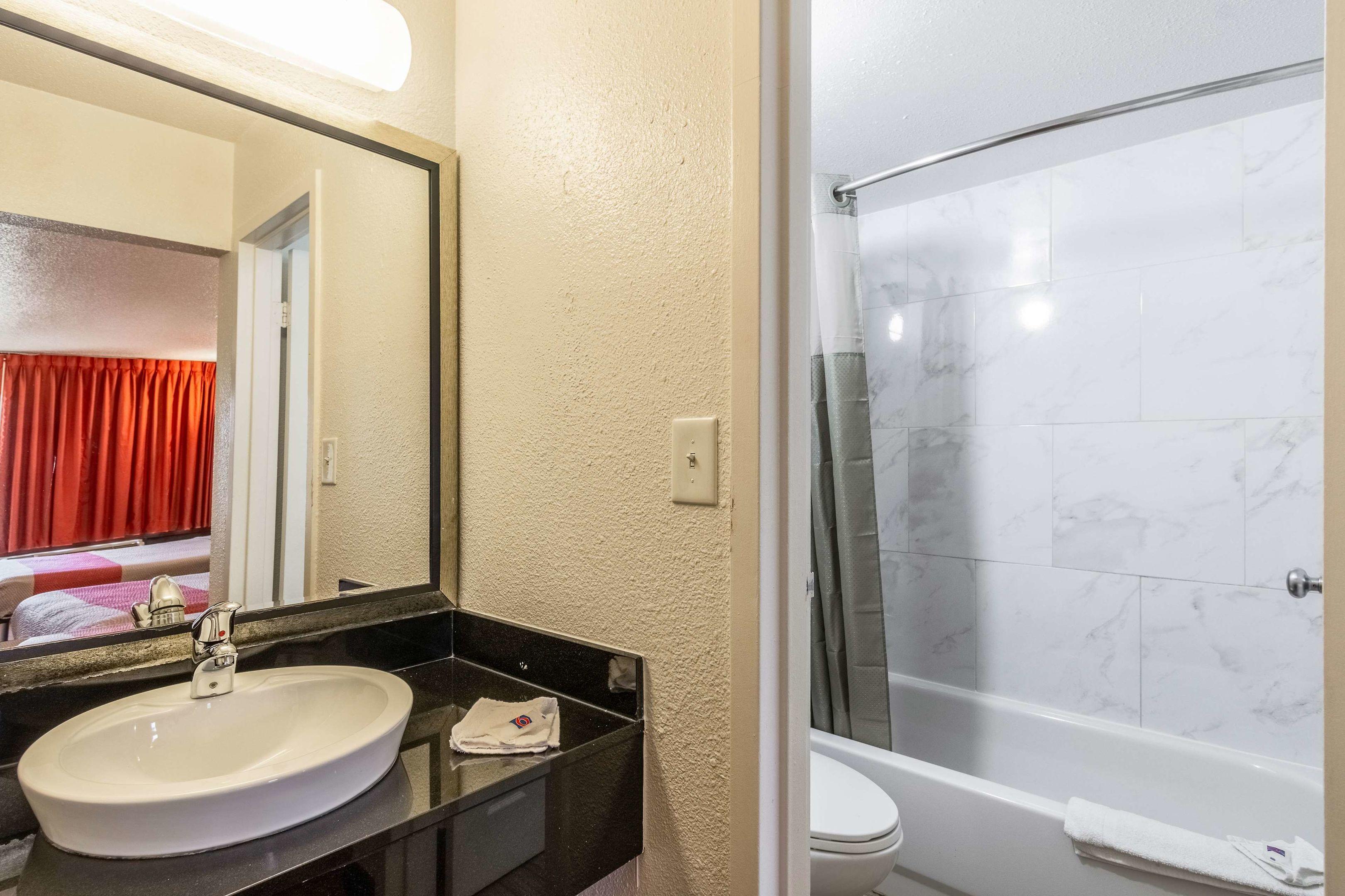 Motel 6 Little Rock West — photo 4