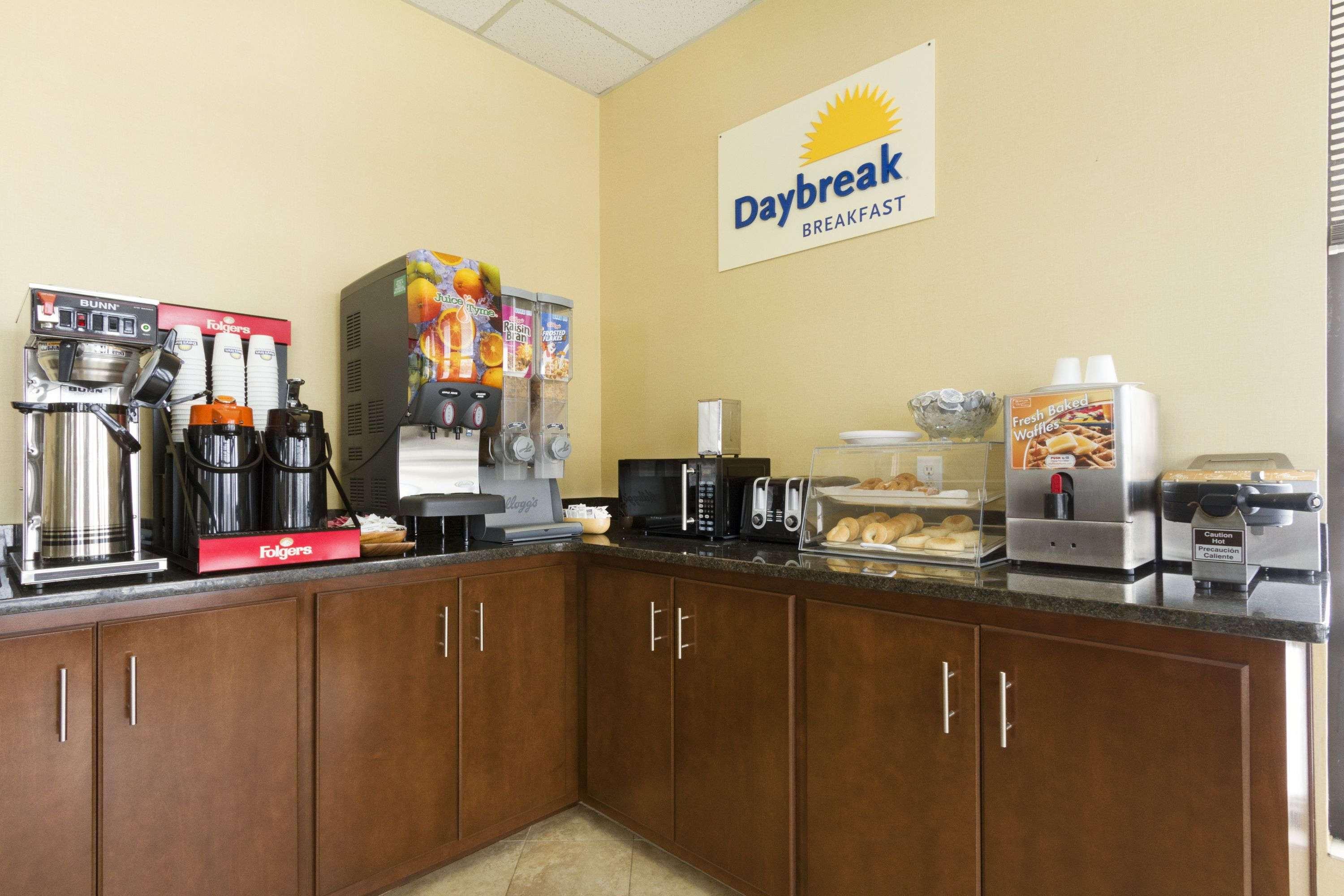 Days Inn White House — photo 5