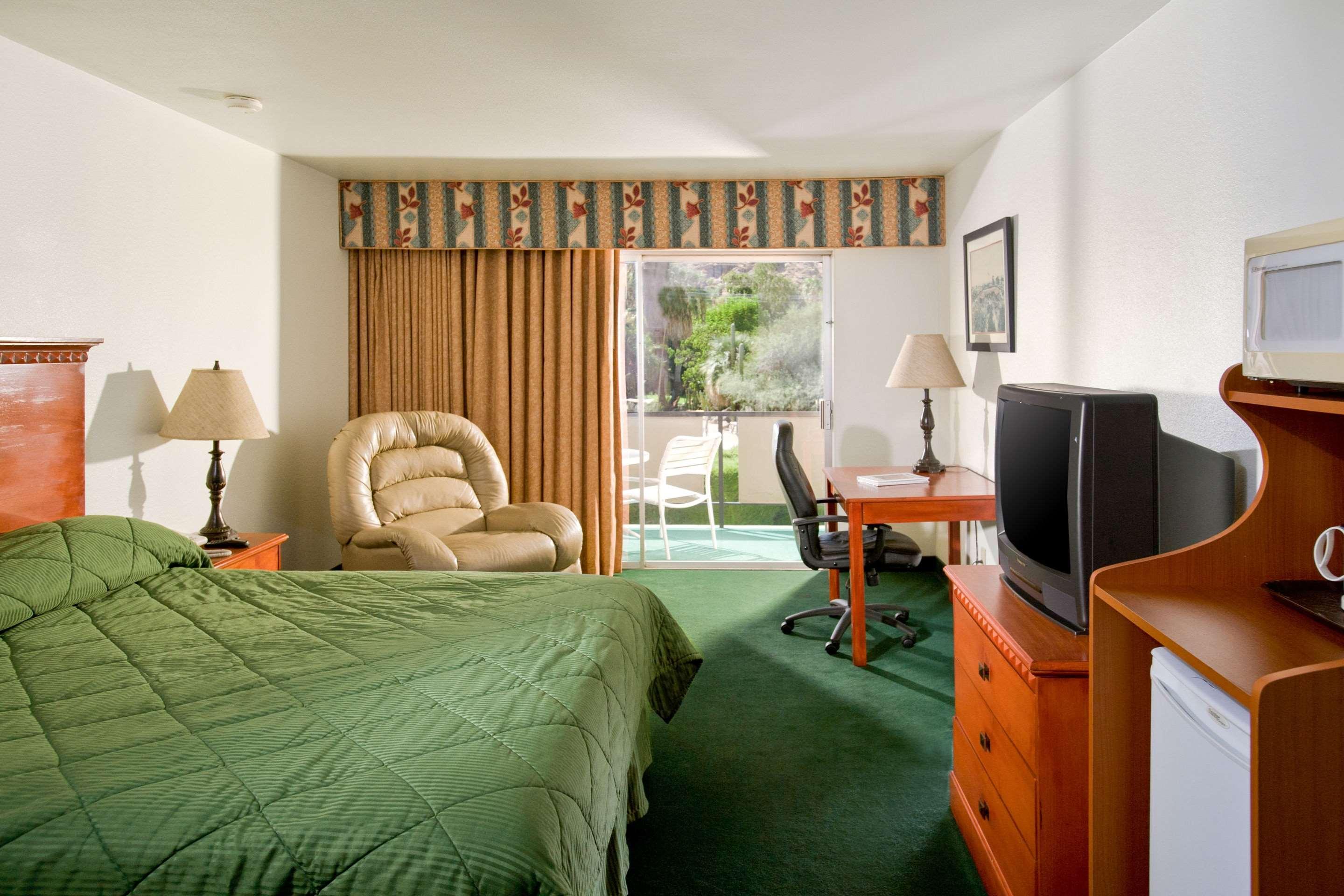 Rodeway Inn Palm Springs — photo 5