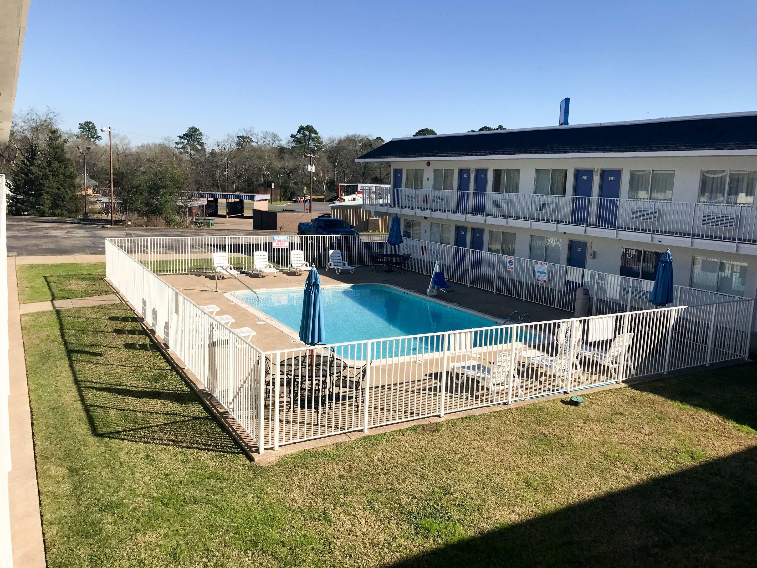 Motel 6 Lufkin — photo 4