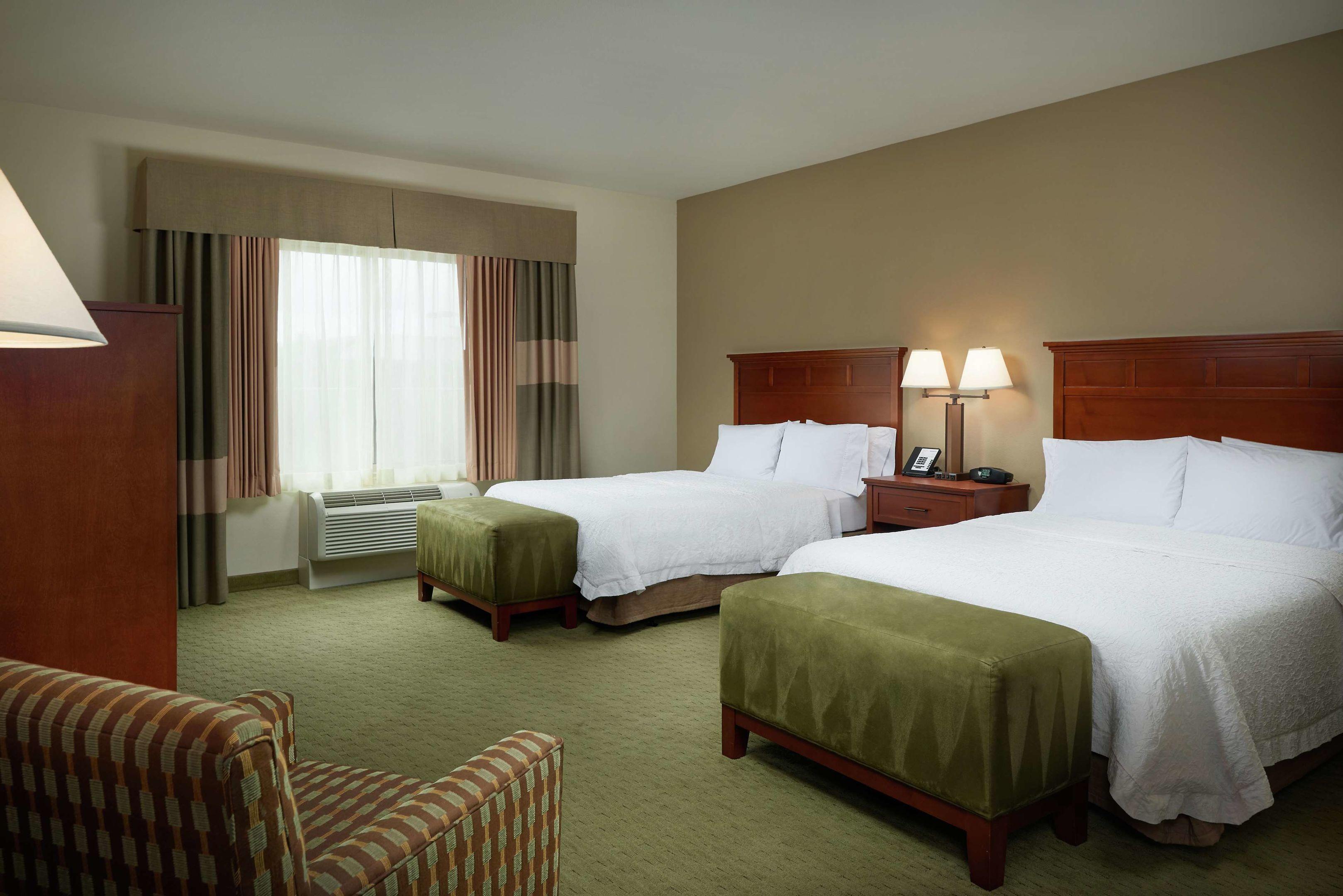 Hampton Inn & Suites Salem — photo 5