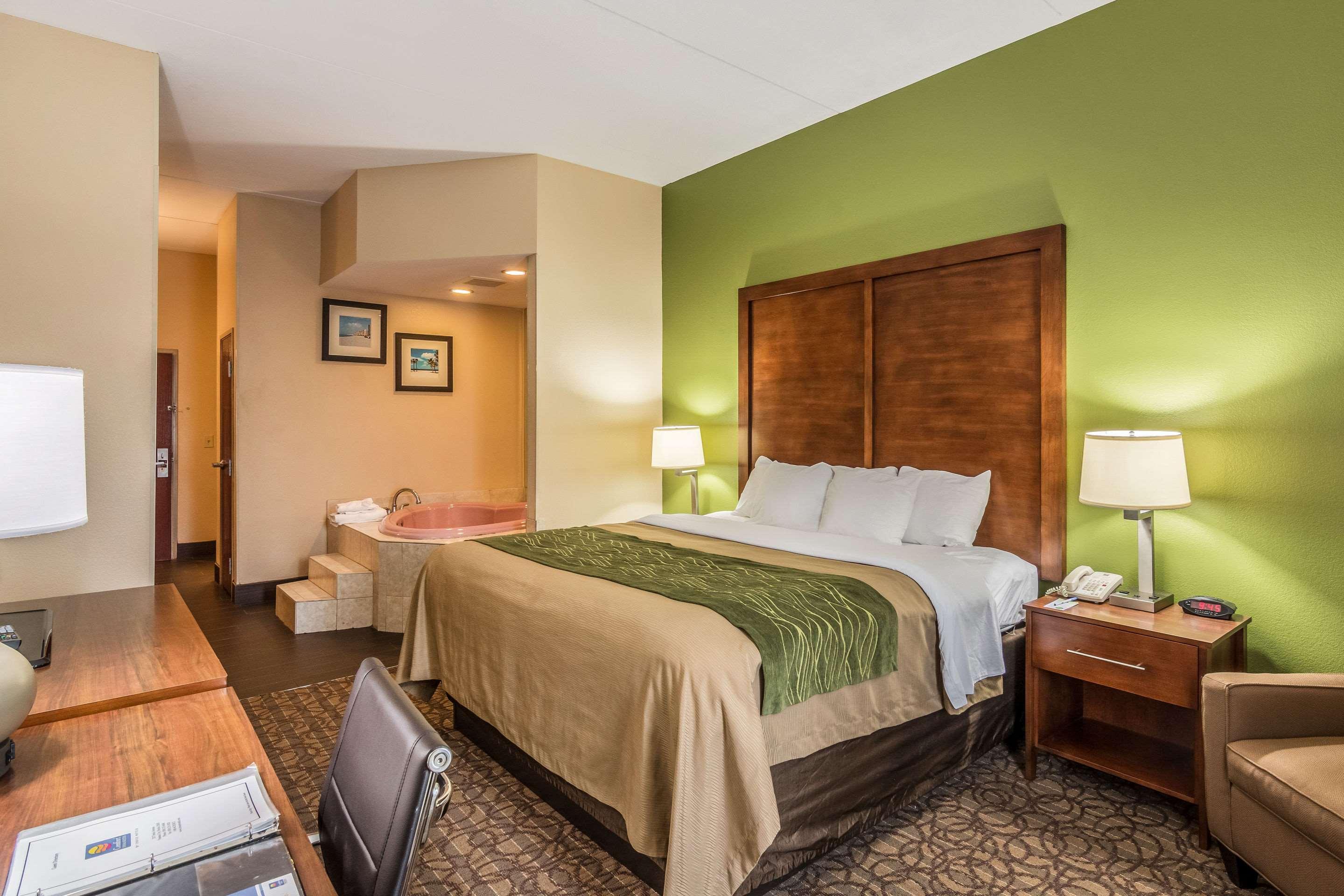 Comfort Inn & Suites — photo 5