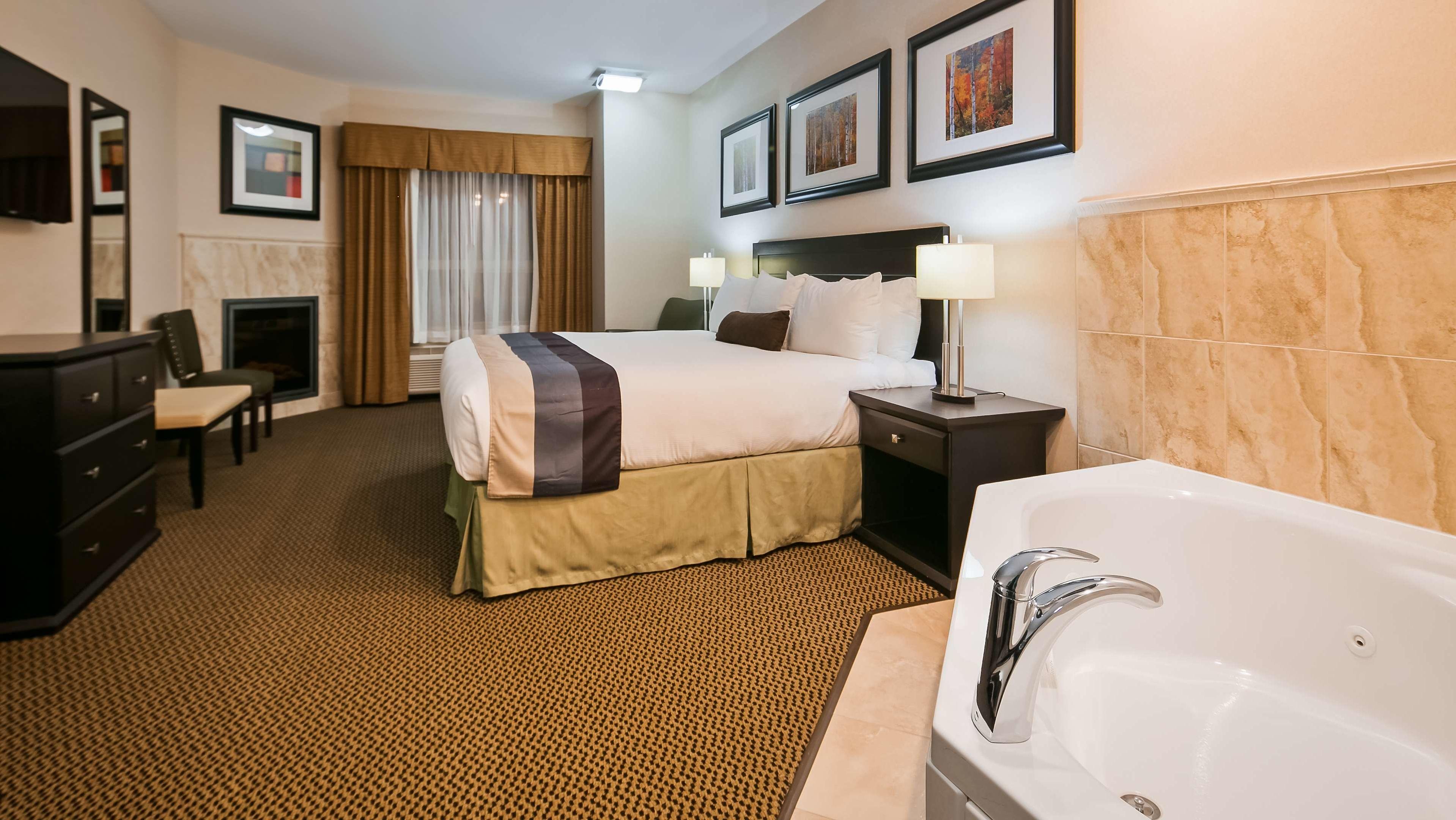 Best Western Wainwright Inn & Suites — photo 5