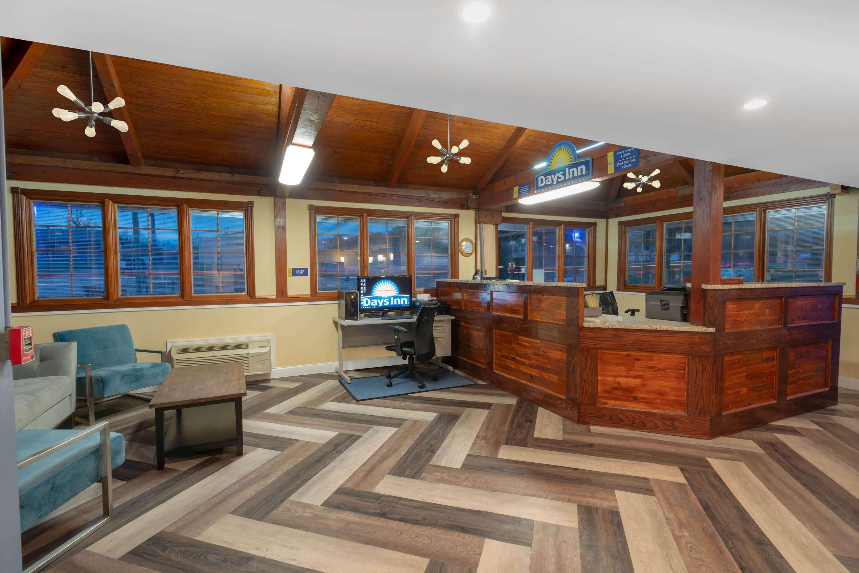 Days Inn by Wyndham Knoxville North — photo 5
