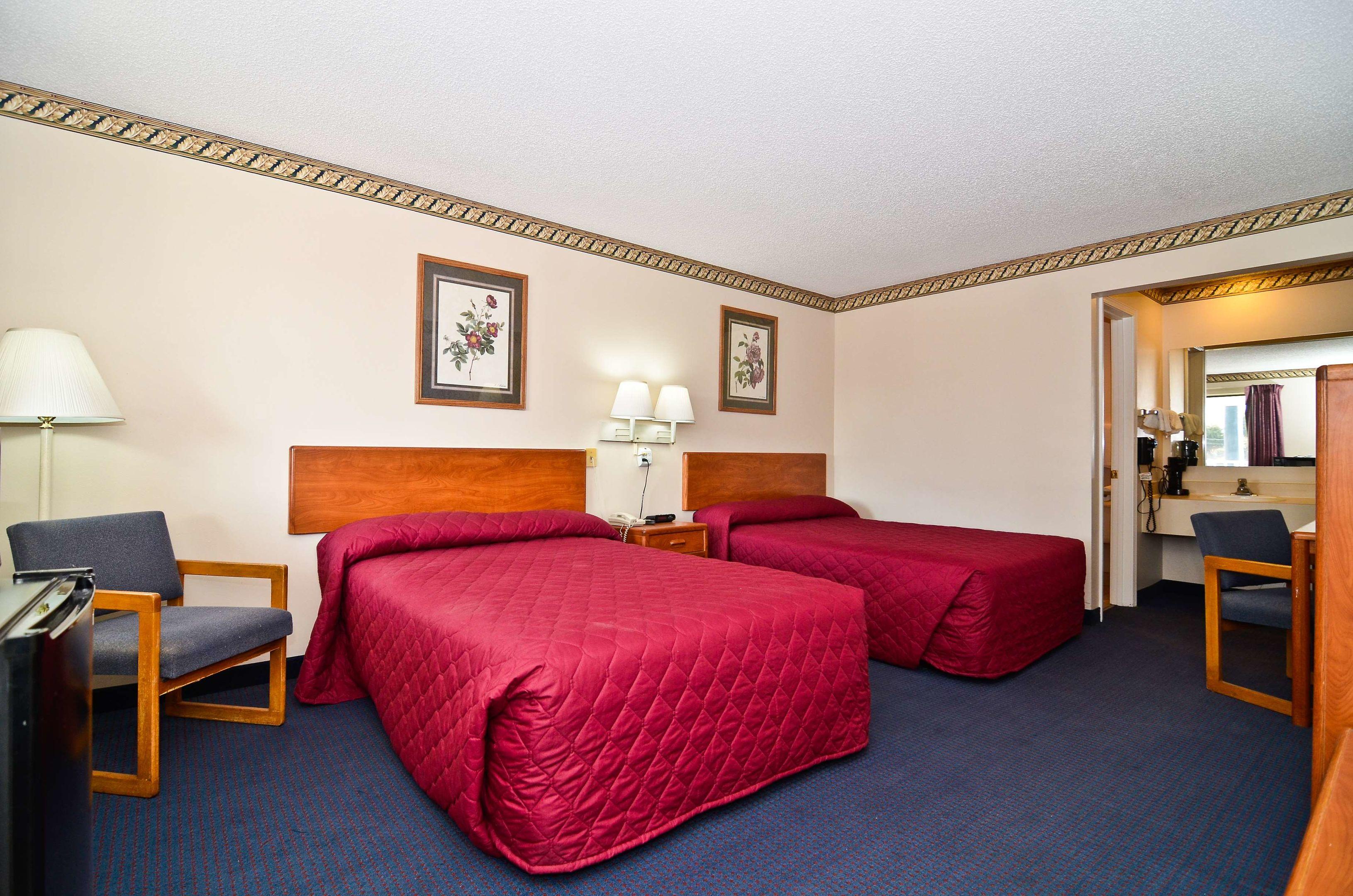 Americas Best Value Inn Grain Valley at I-70 — photo 5