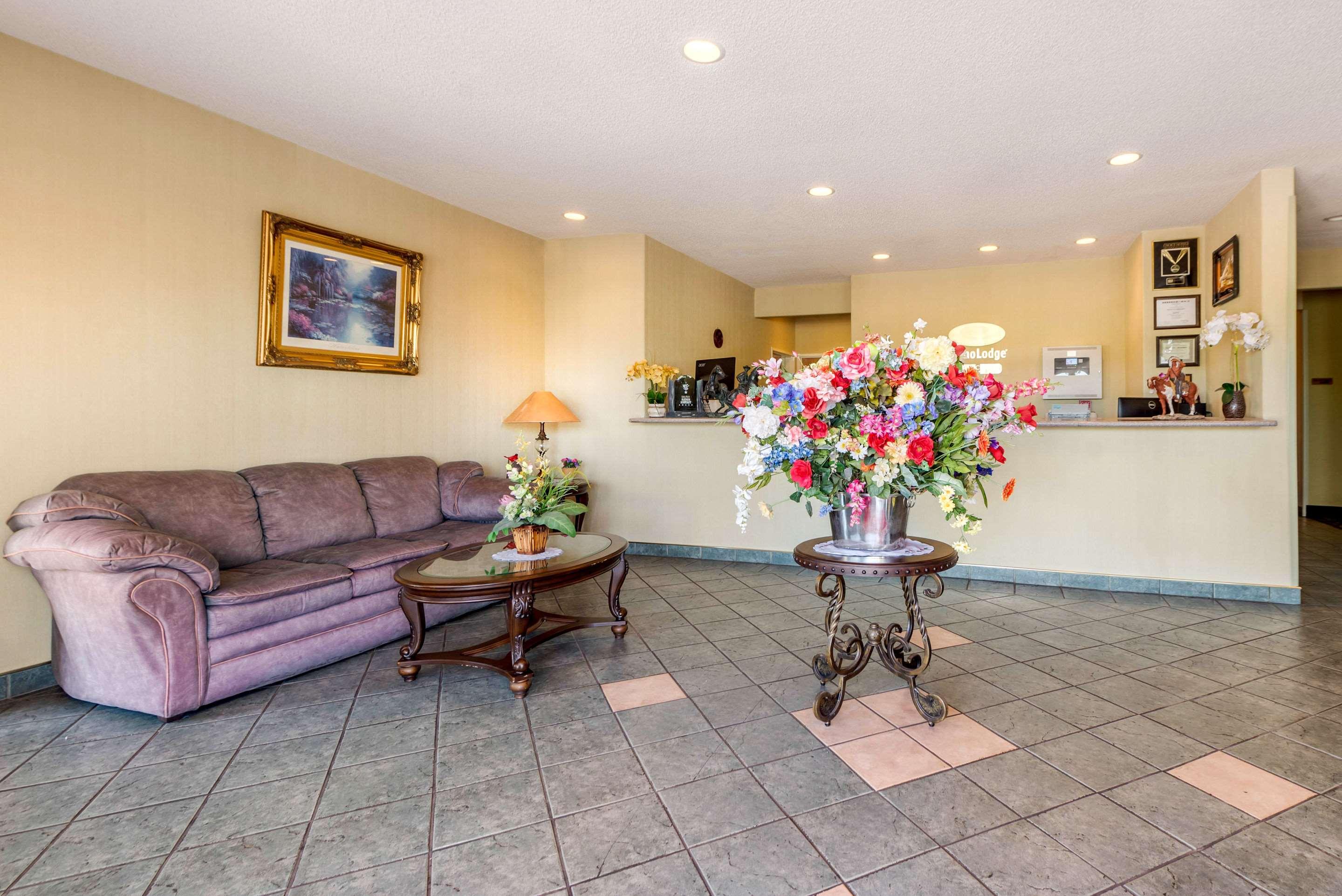 Econo Lodge Airport — photo 3