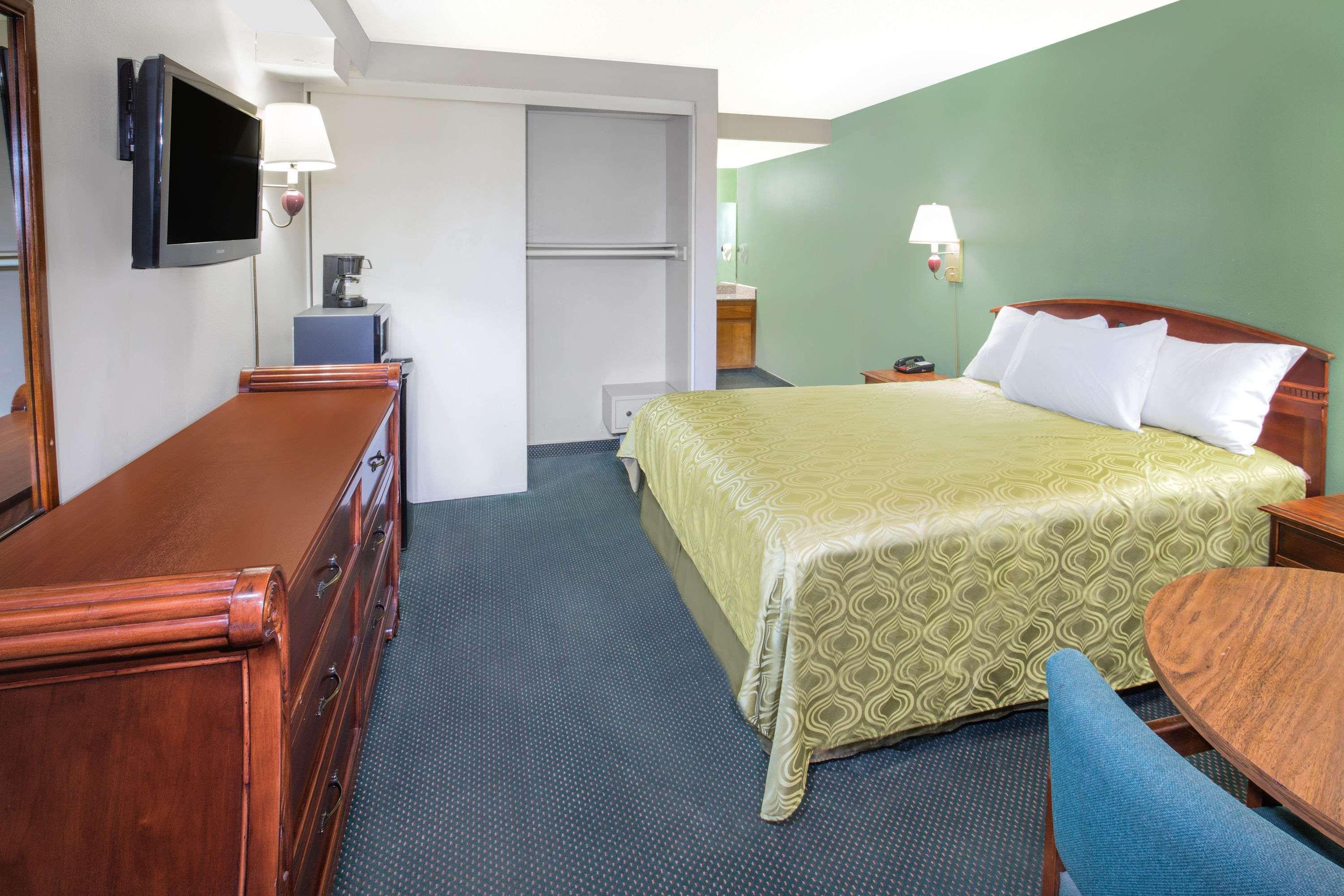 Days Inn Ontario Airport — photo 4