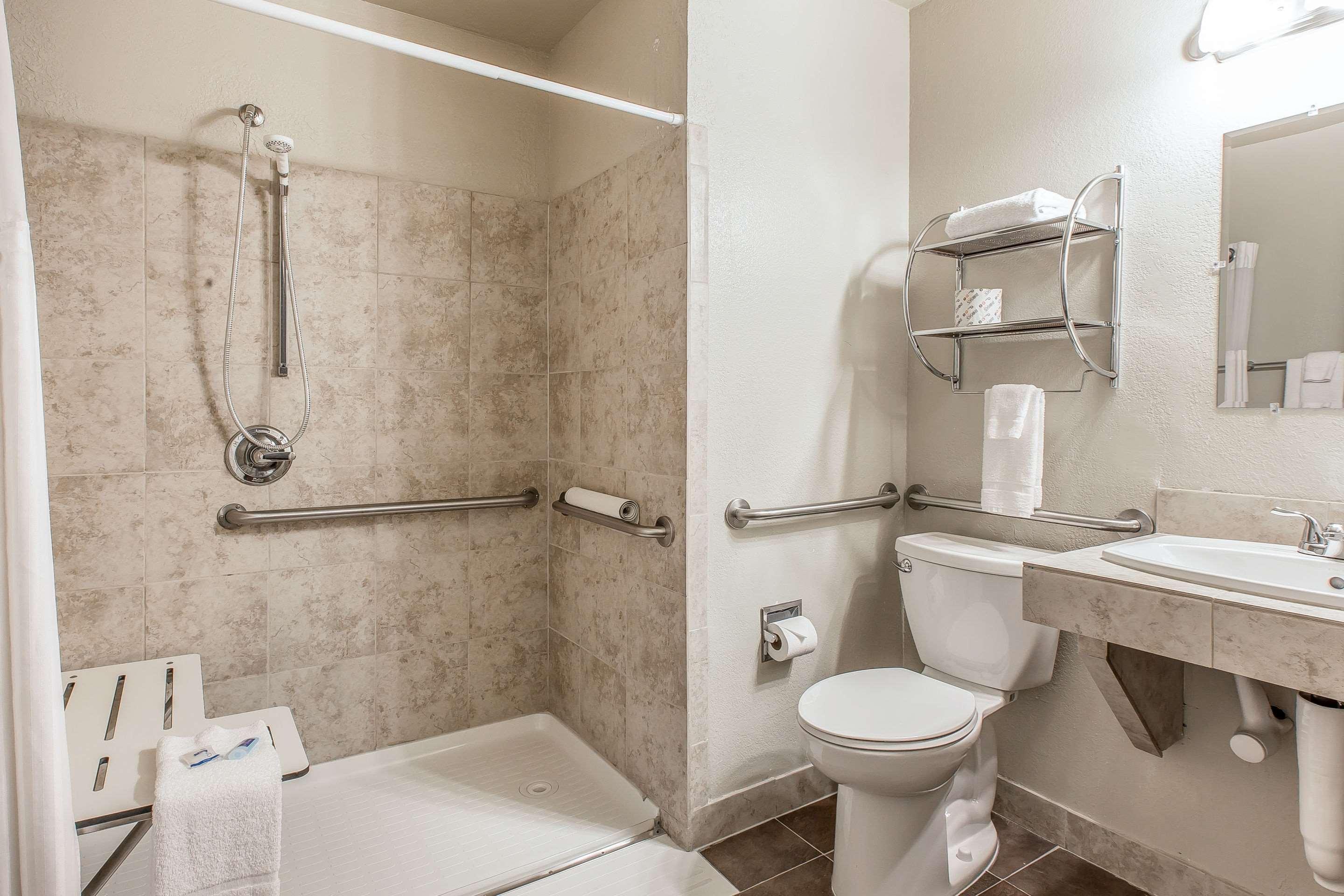 Rodeway Inn Rifle — photo 4