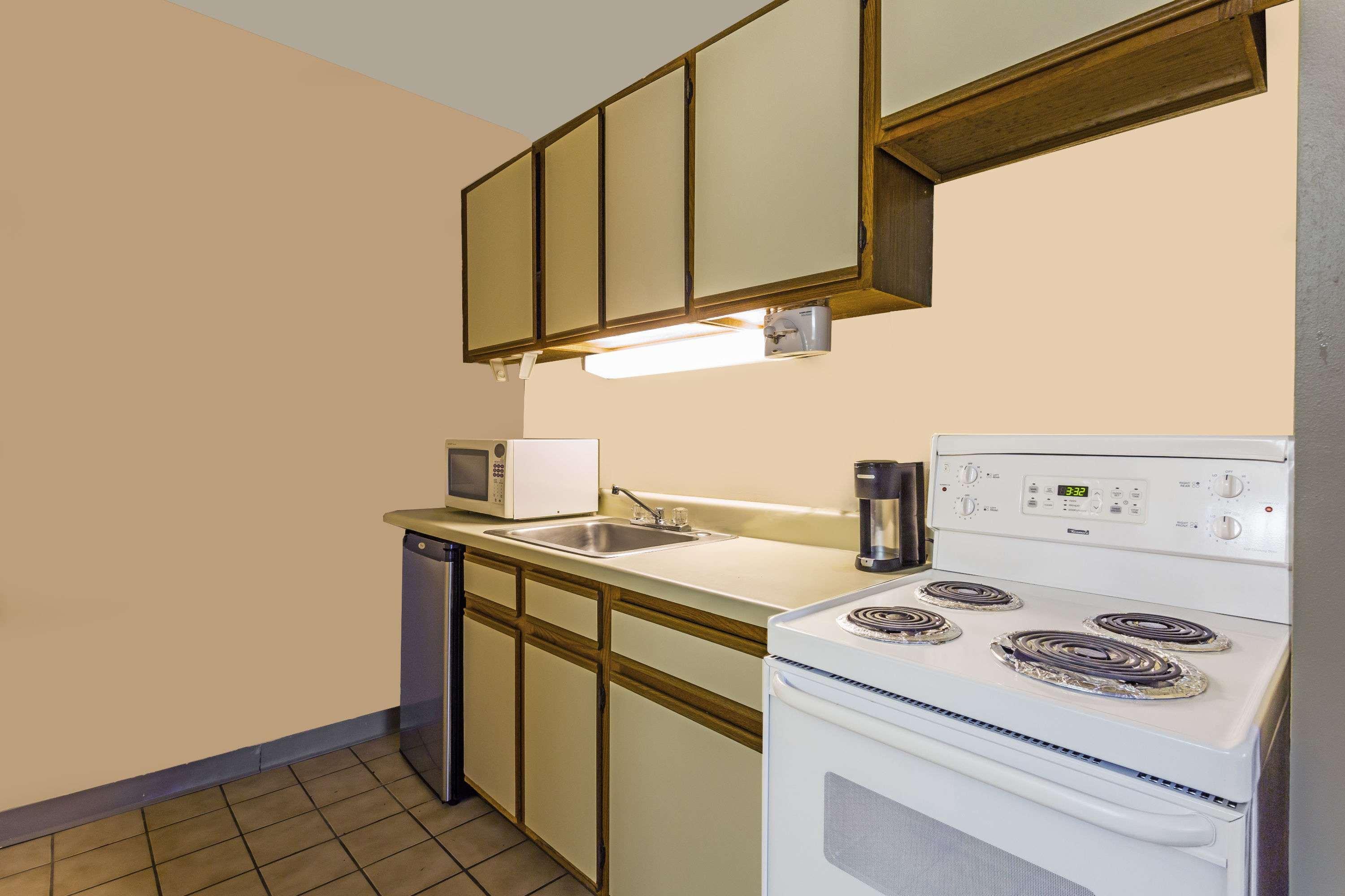 Days Inn by Wyndham Virginia Beach At The Beach — photo 4