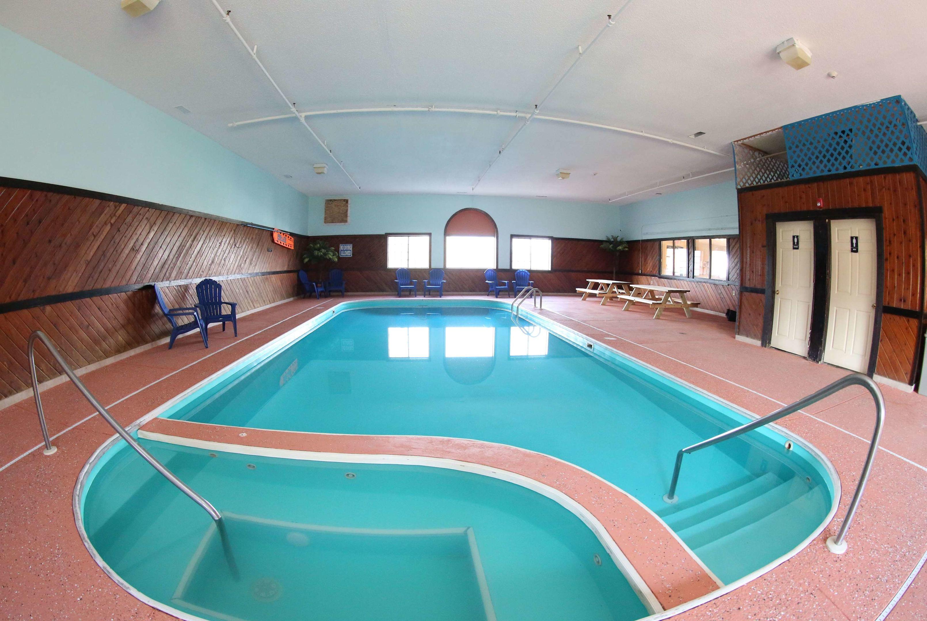 Super 8 by Wyndham Portsmouth — photo 4