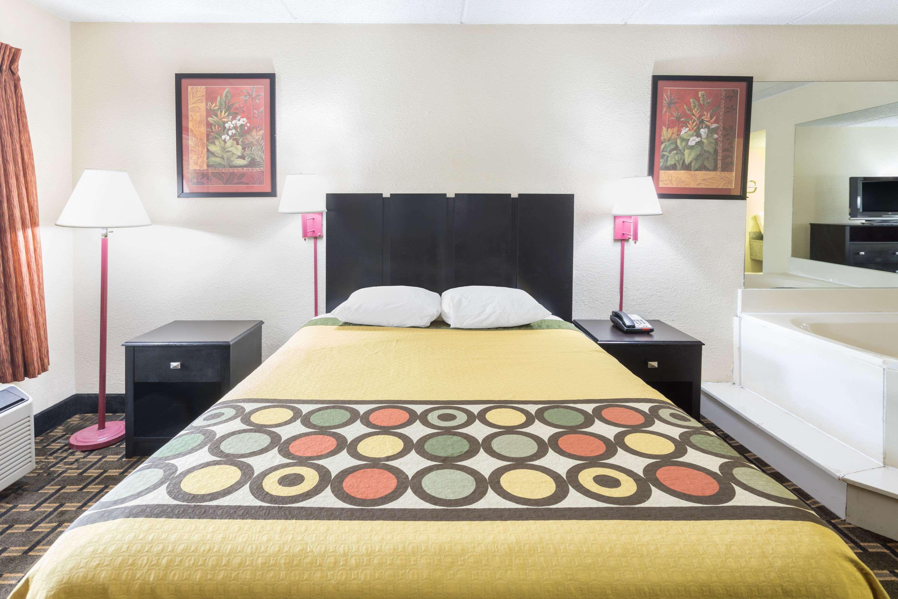 Super 8 by Wyndham Decatur/Lithonia/Atl Area — photo 4