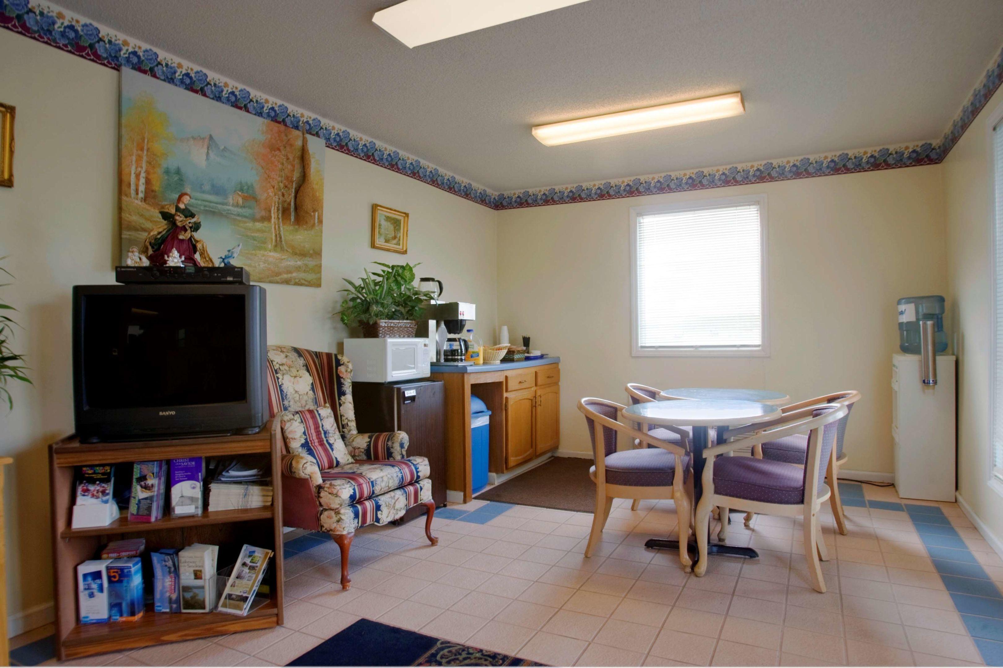 Americas Best Value Inn Loudon — photo 4