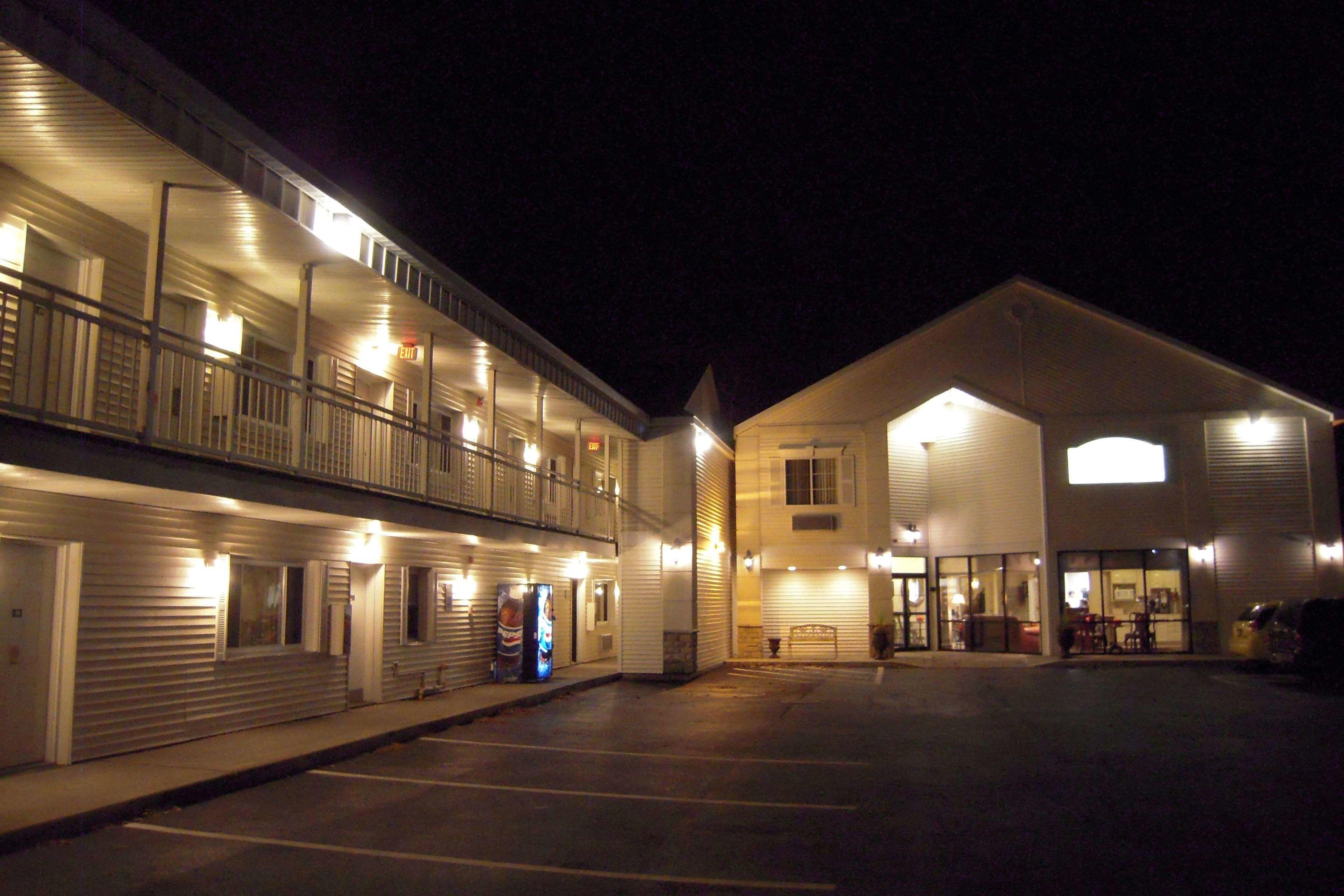 Cocca's Inn & Suites Wolf Road — photo 3