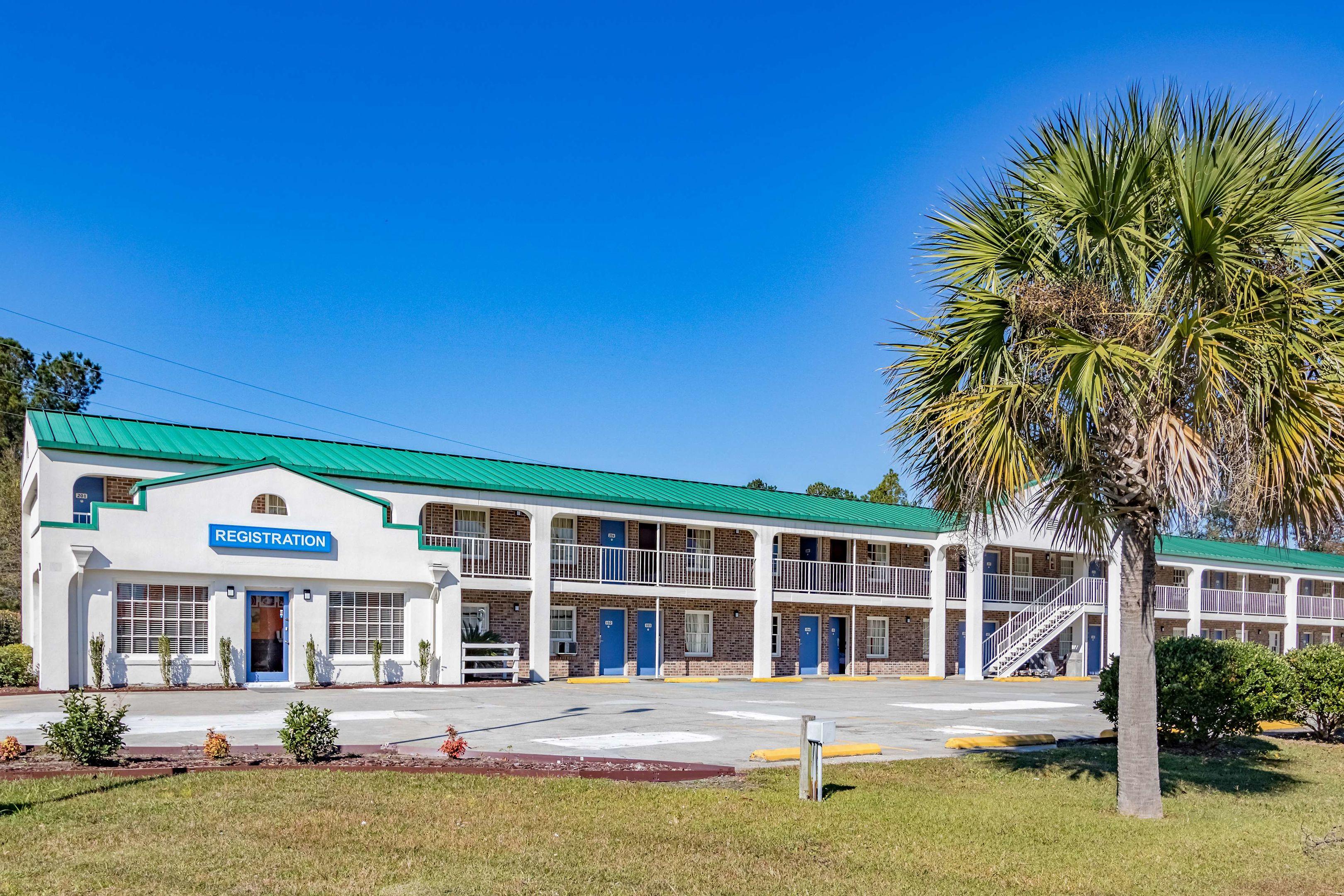 Country Hearth Inn Walterboro — photo 4