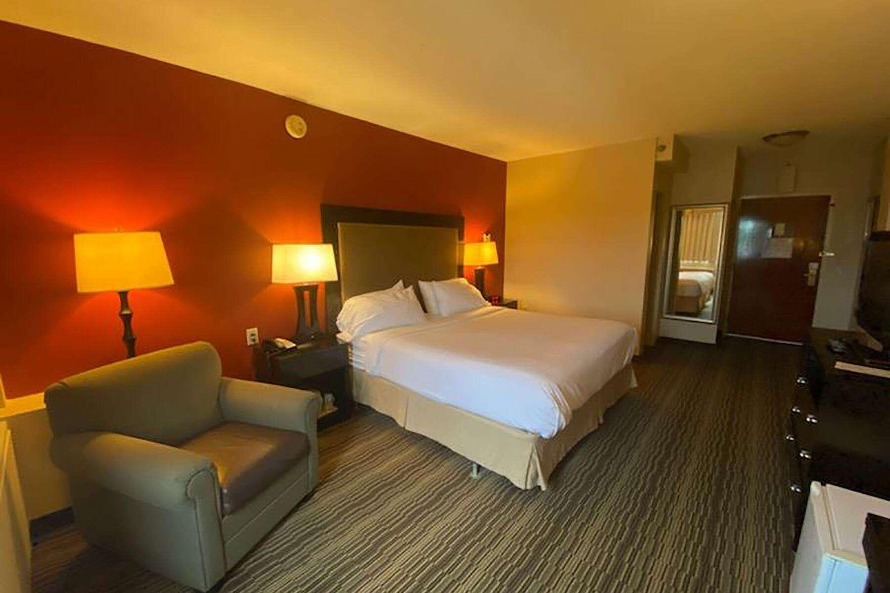 Ramada by Wyndham Liverpool/Syracuse — photo 3