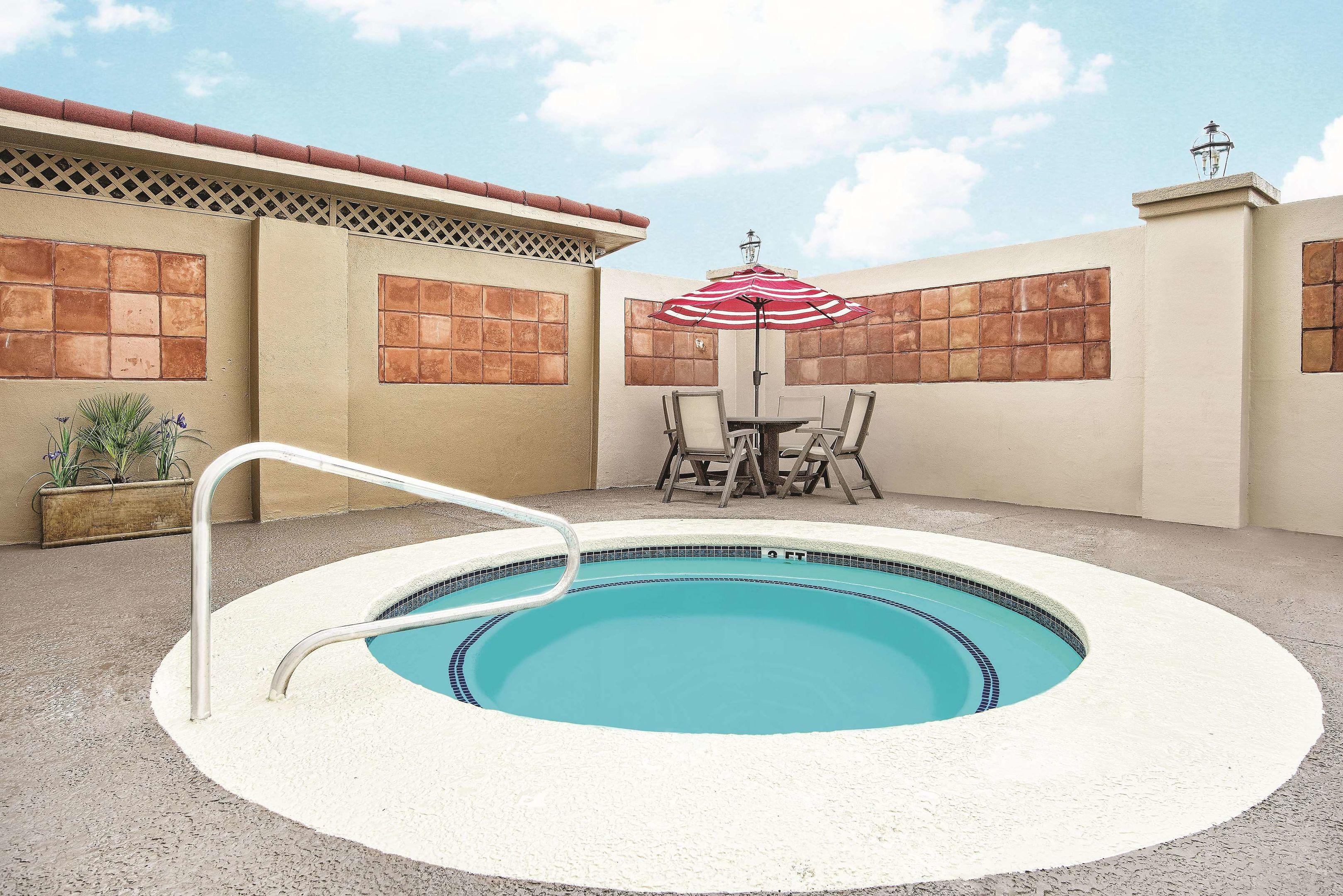 La Quinta Inn & Suites Laredo Airport — photo 4