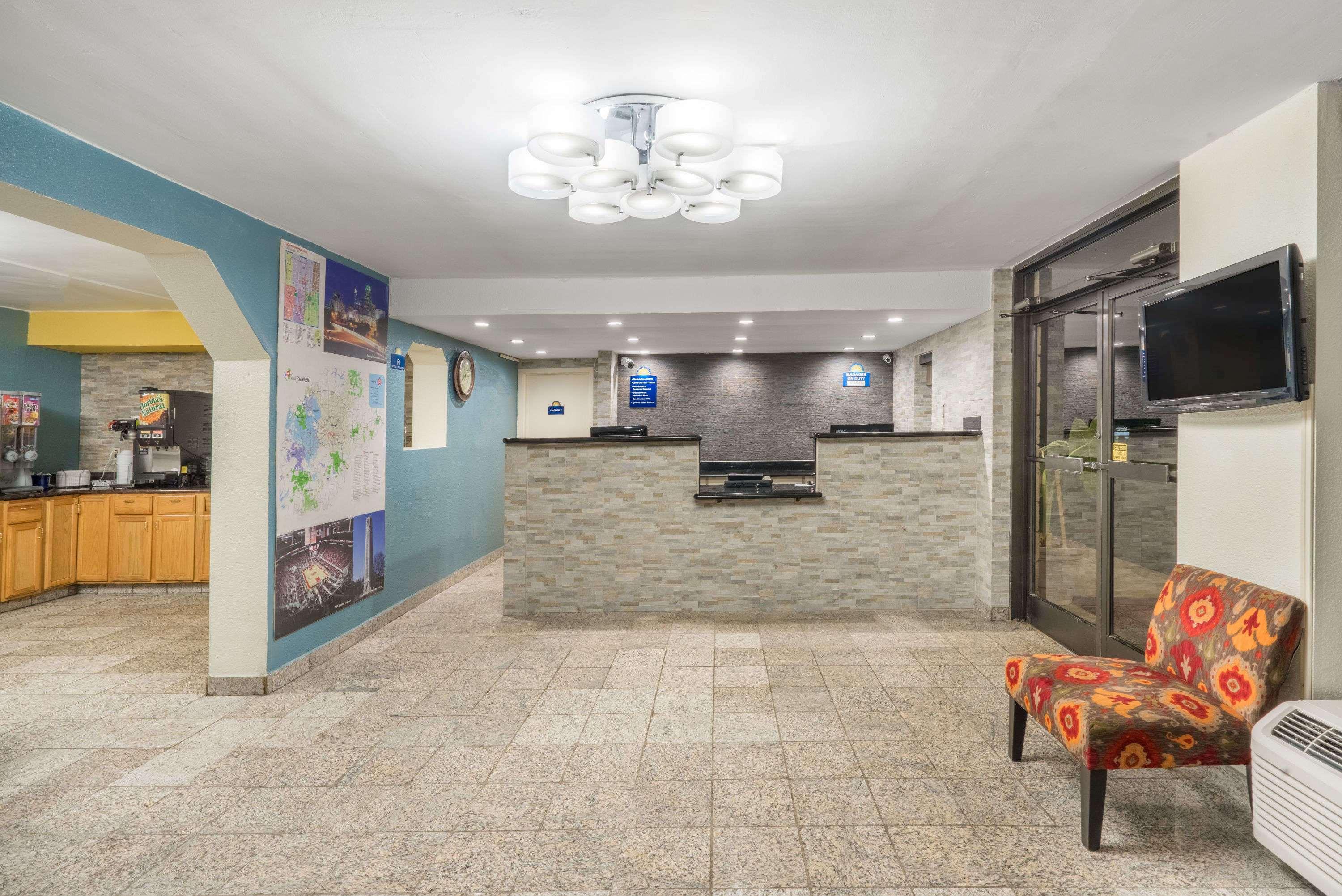 Days Inn by Wyndham Raleigh Midtown — photo 5