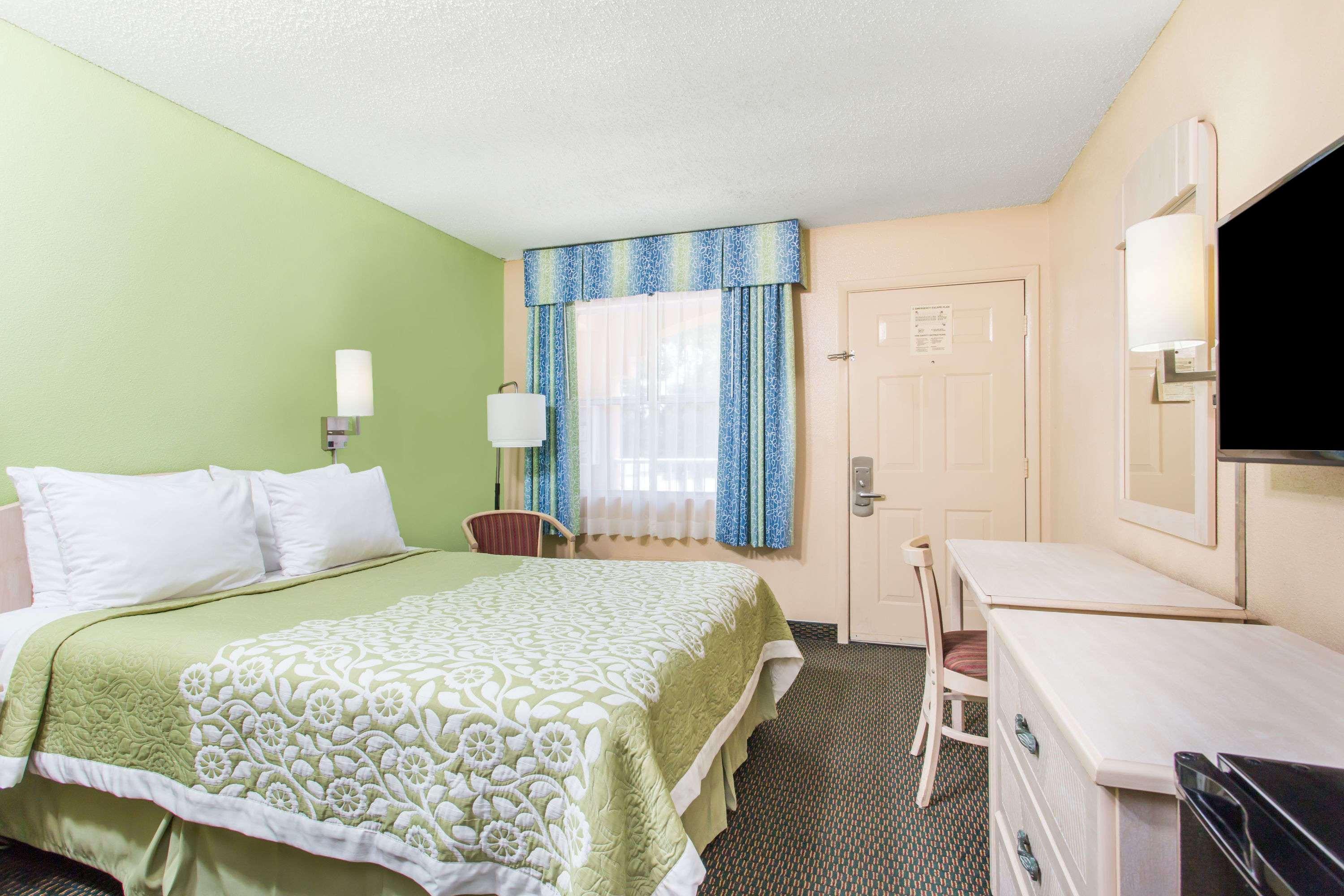 Days Inn Bradenton I-75 — photo 3