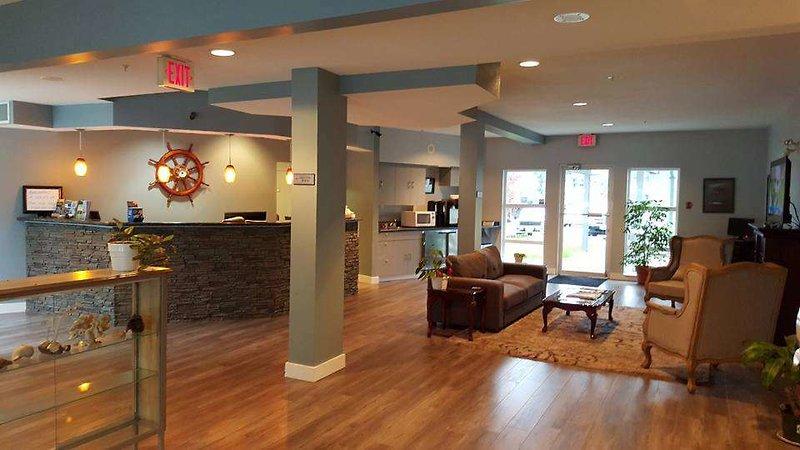 Quarterdeck Inn & Marina Resort — photo 4