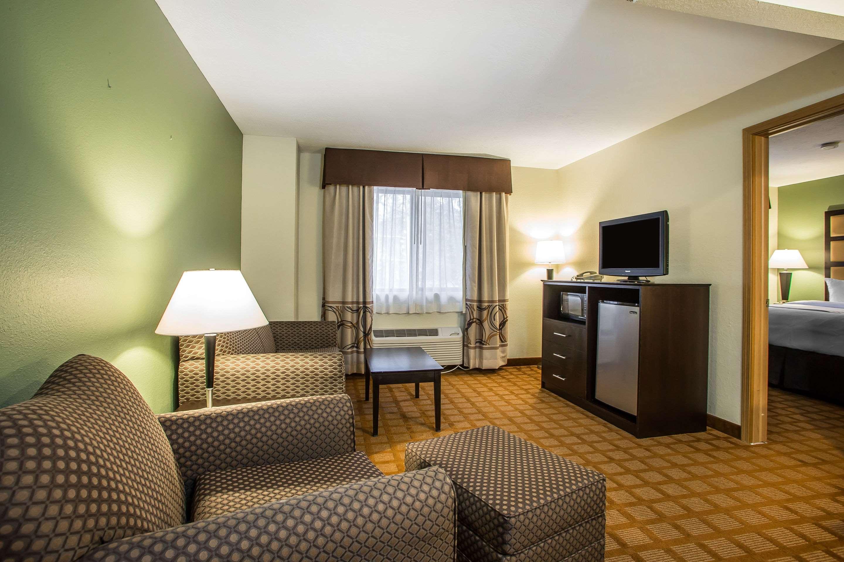 Quality Inn & Suites — photo 4