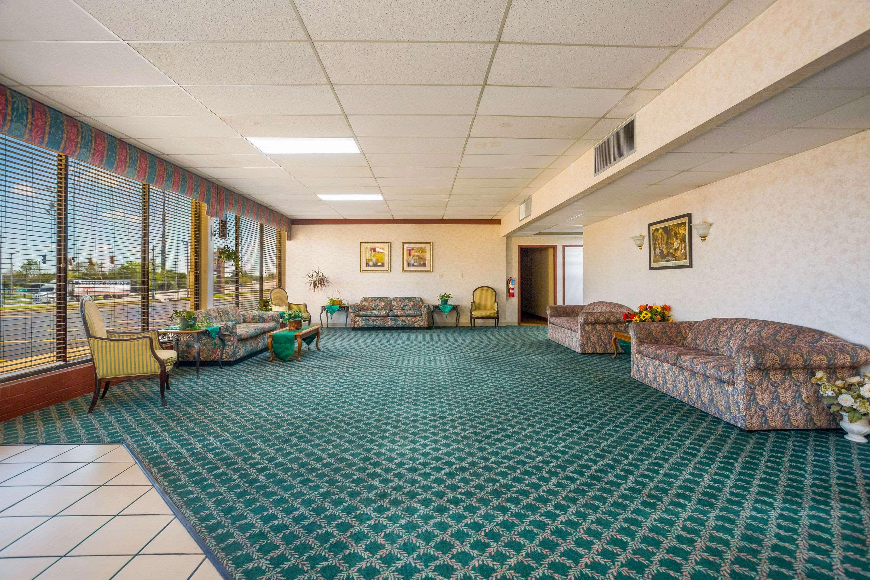 Econo Lodge — photo 5