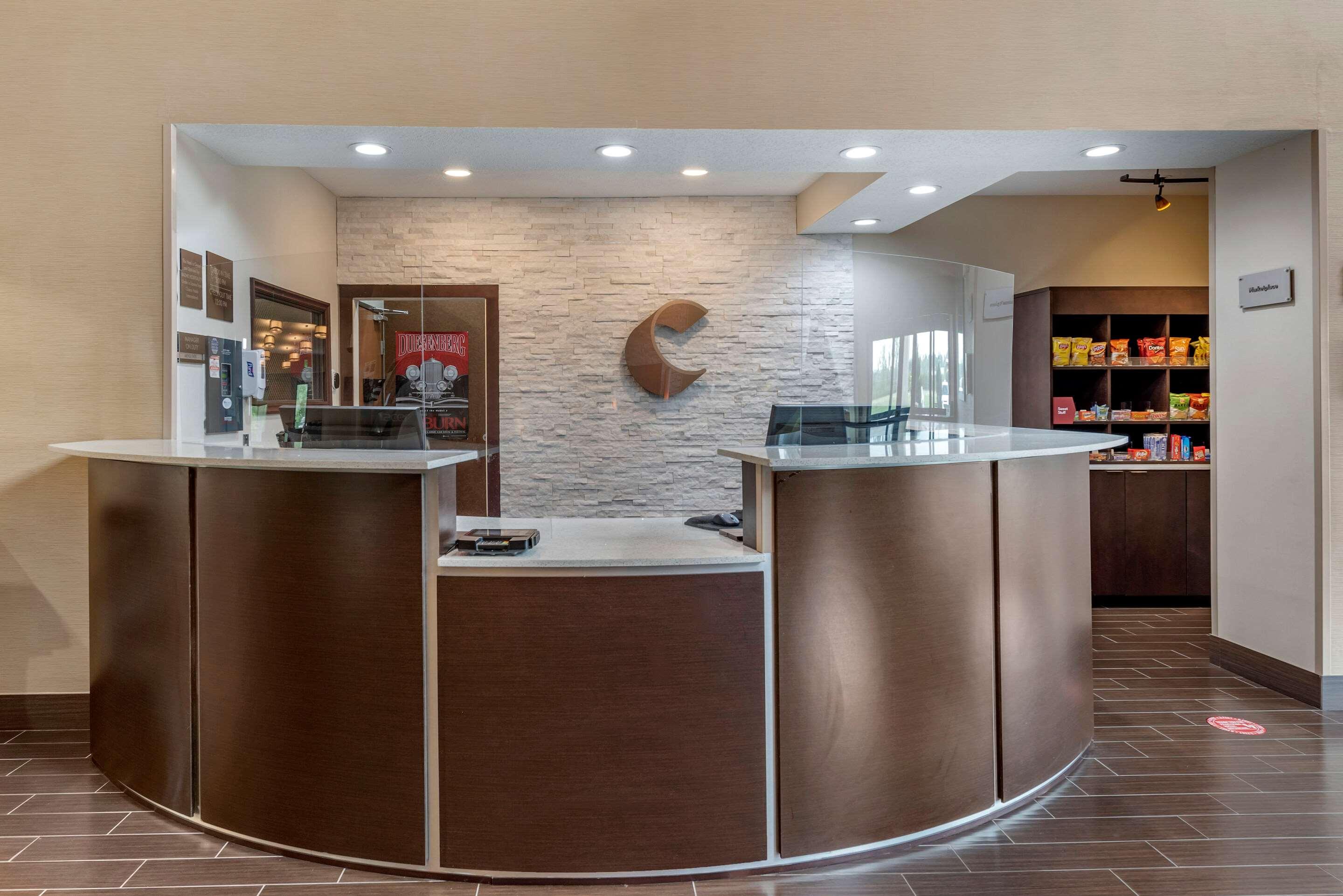 Comfort Suites Auburn — photo 3