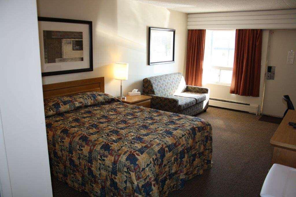 Best Canadian Motor Inn Peace River — photo 5