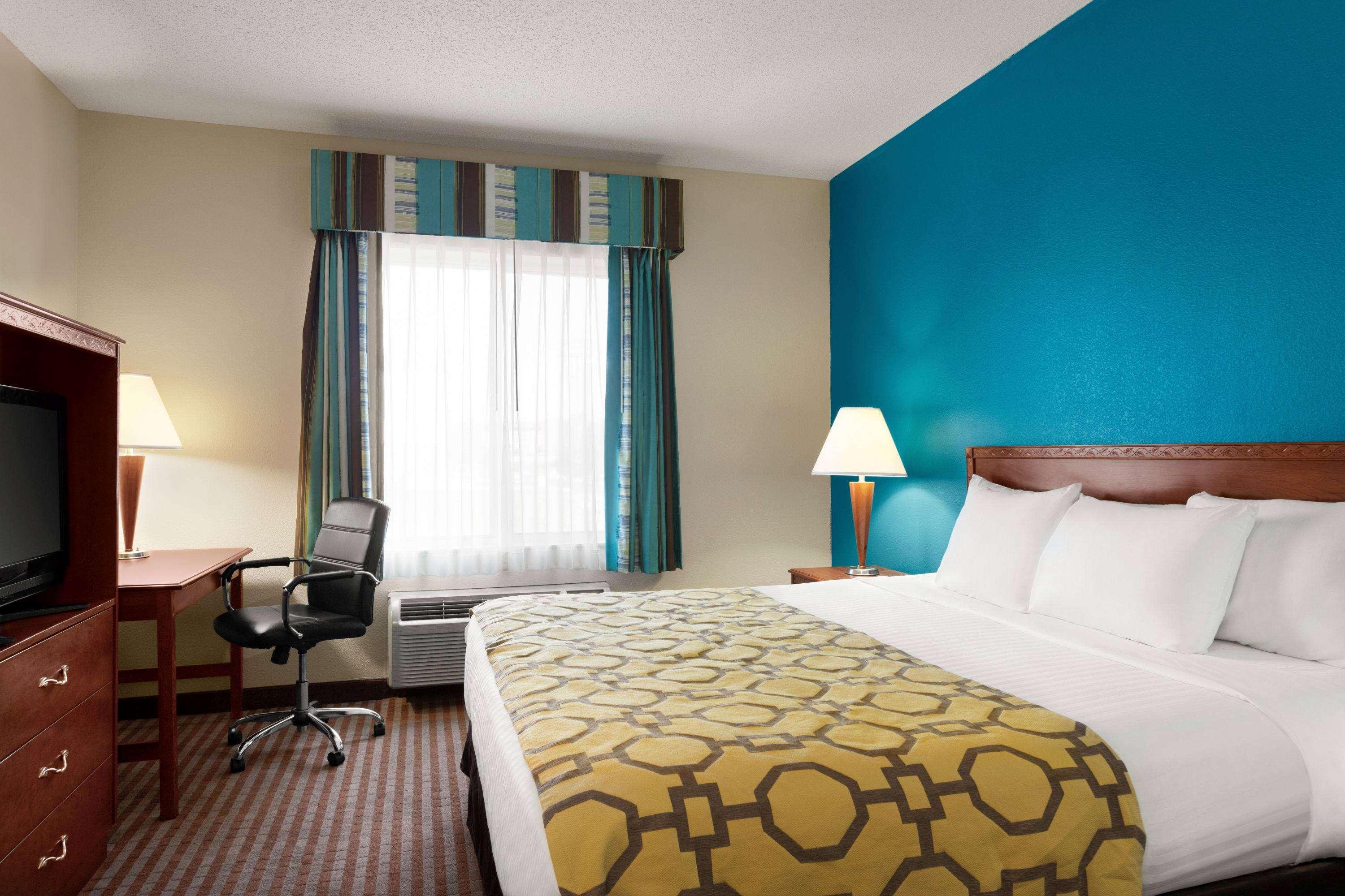 Baymont by Wyndham Elizabethtown — photo 5