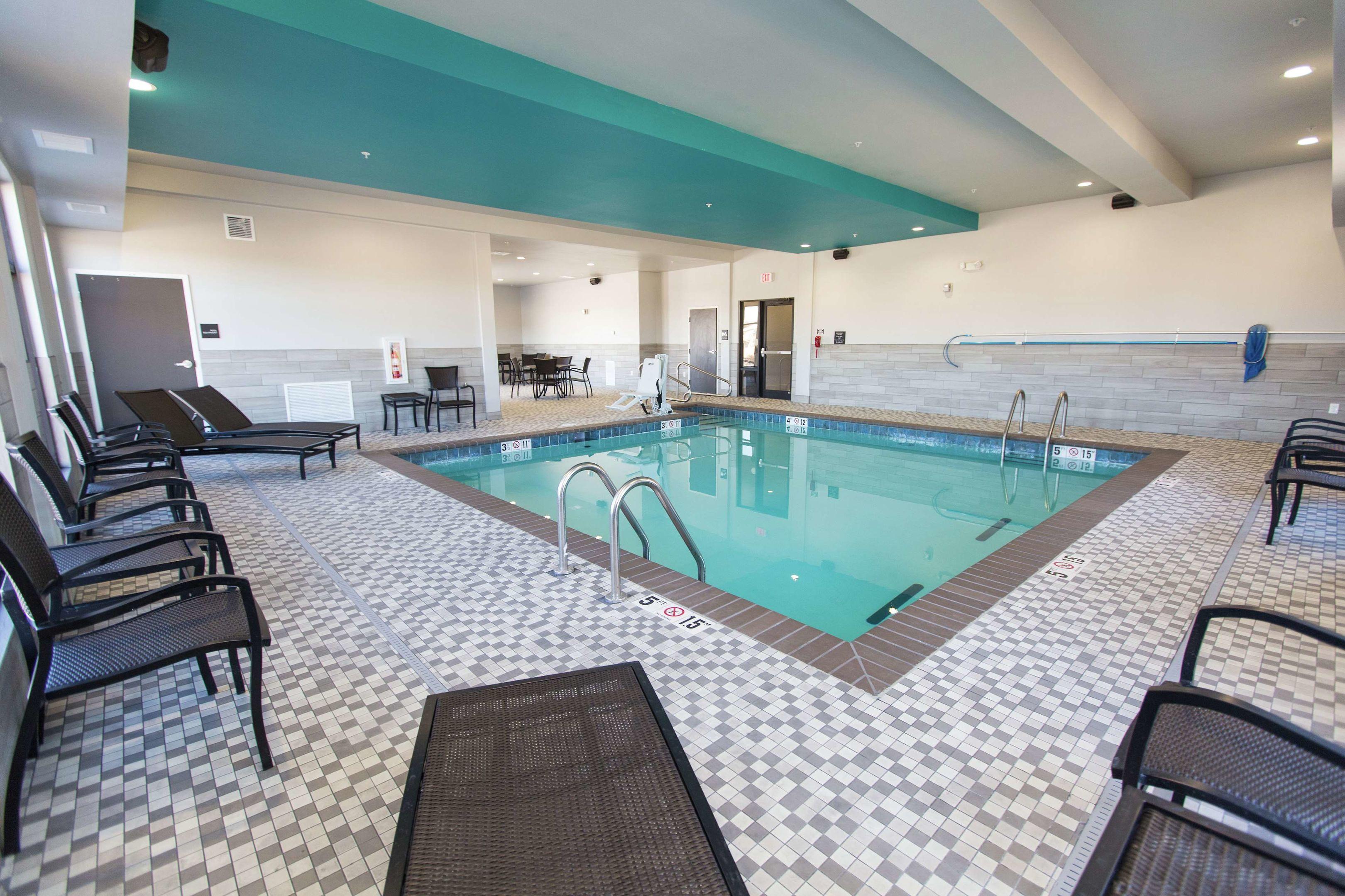Hampton Inn Mustang — photo 5