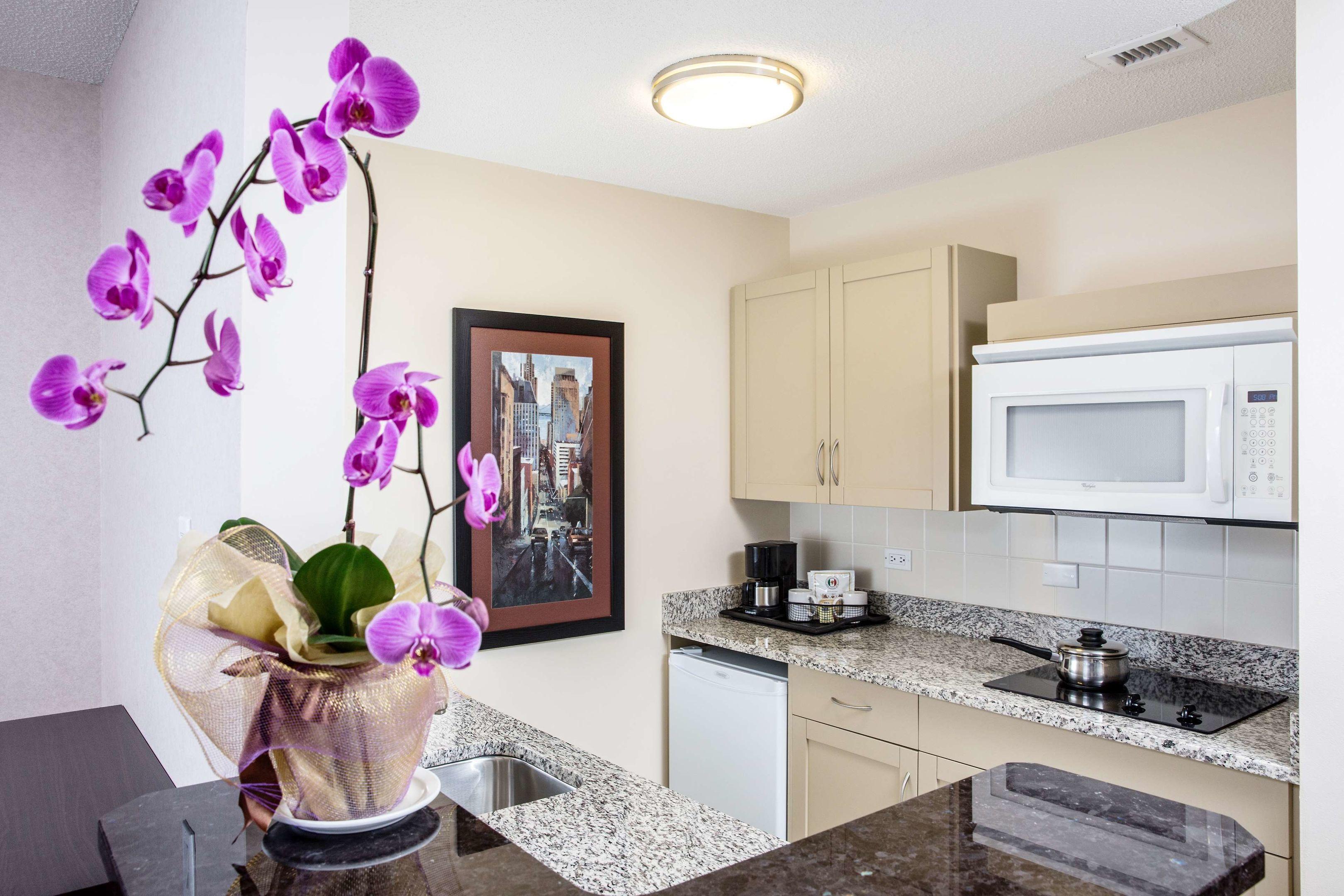 Campus Tower Suite Hotel — photo 3