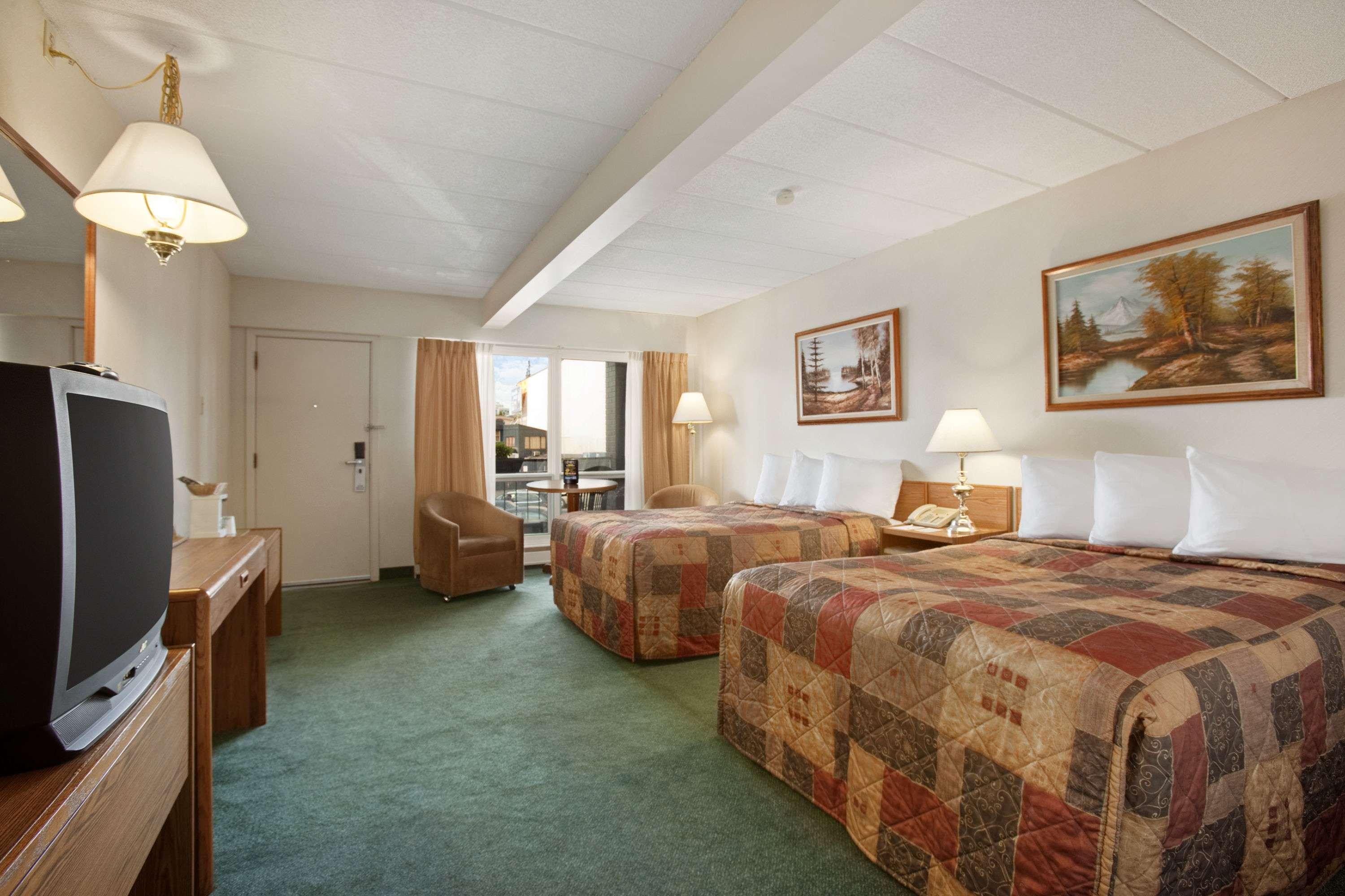 Thriftlodge Niagara Falls at the Falls — photo 4