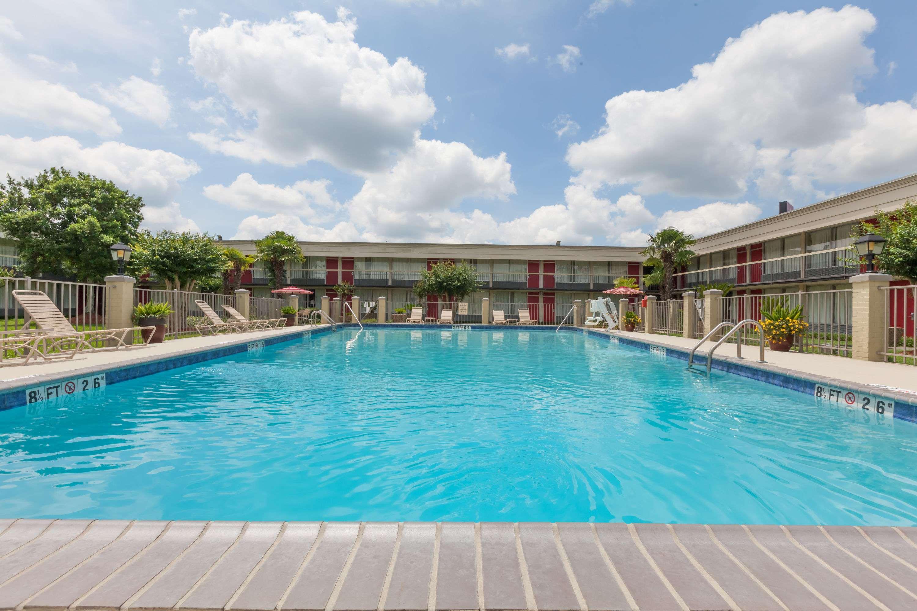Ramada by Wyndham New Iberia — photo 3