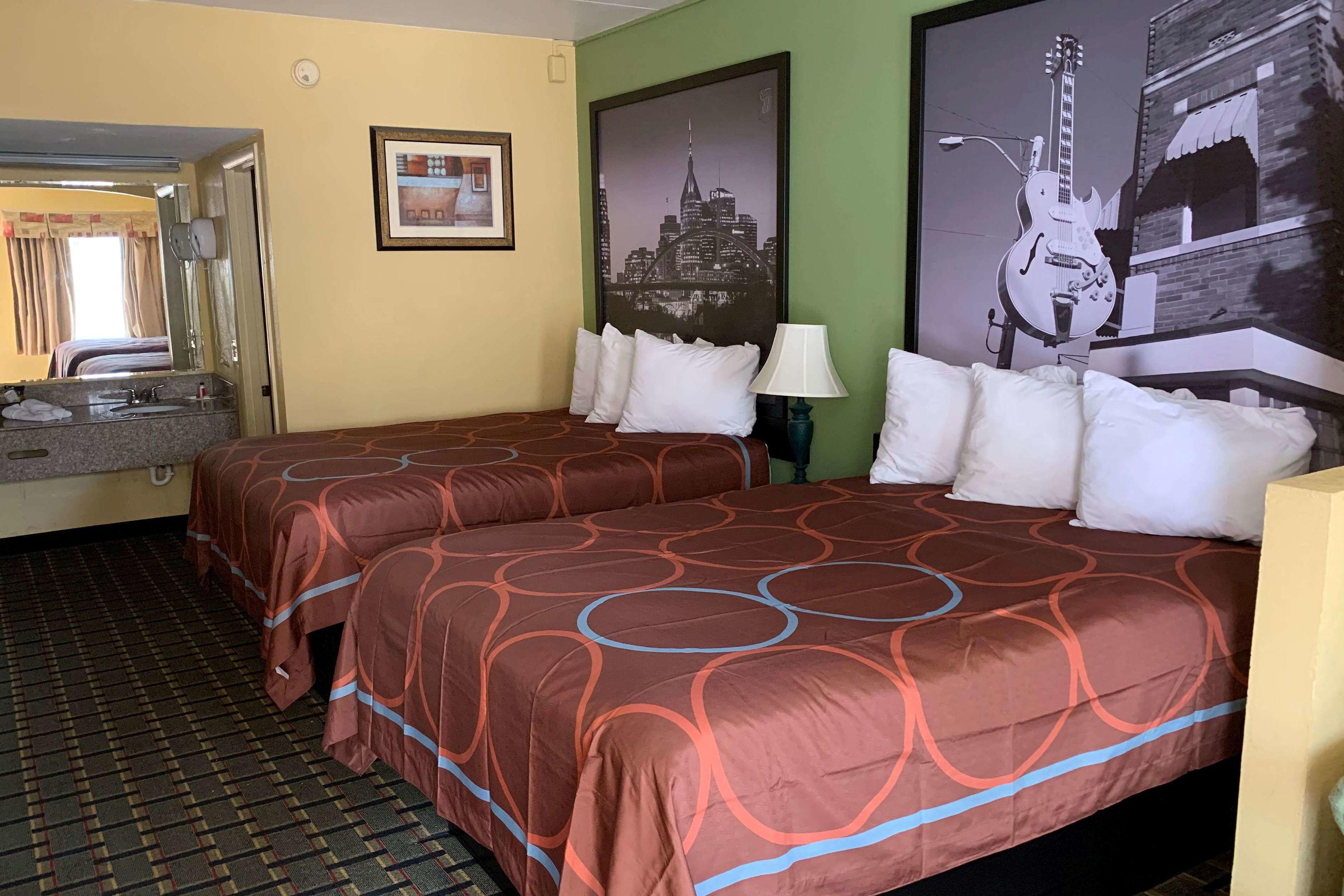 Super 8 by Wyndham Nashville Near Downtown / I-40 — photo 4