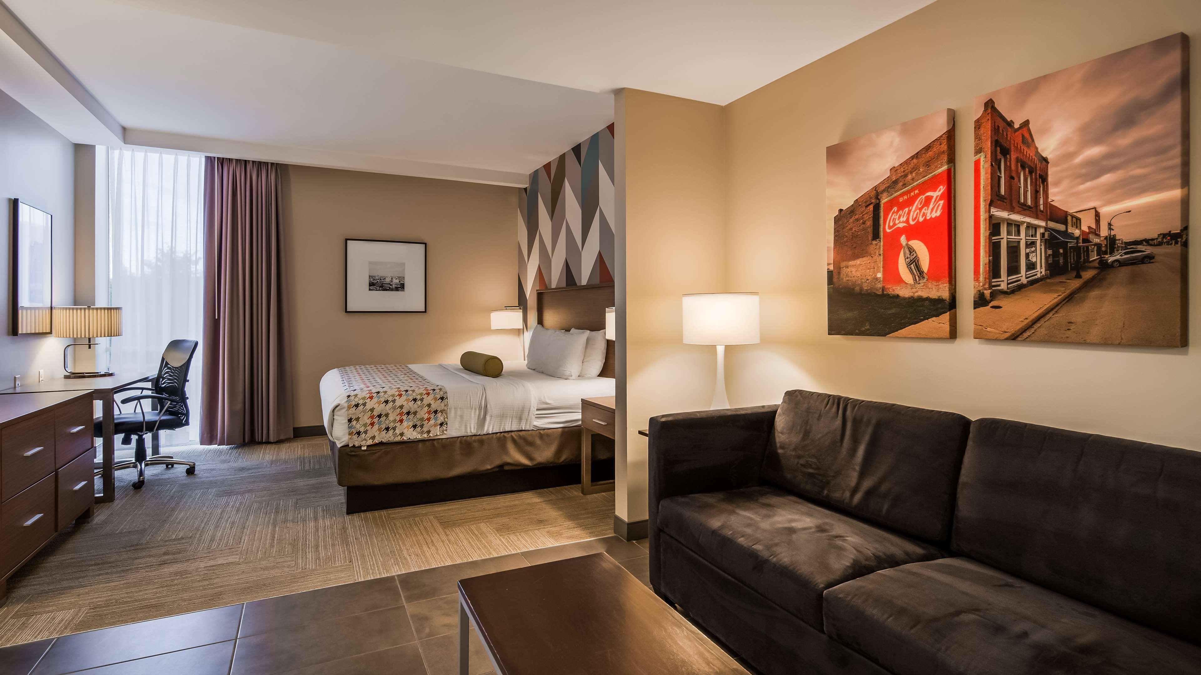 Best Western Plus Downtown Tulsa Route 66 — photo 4