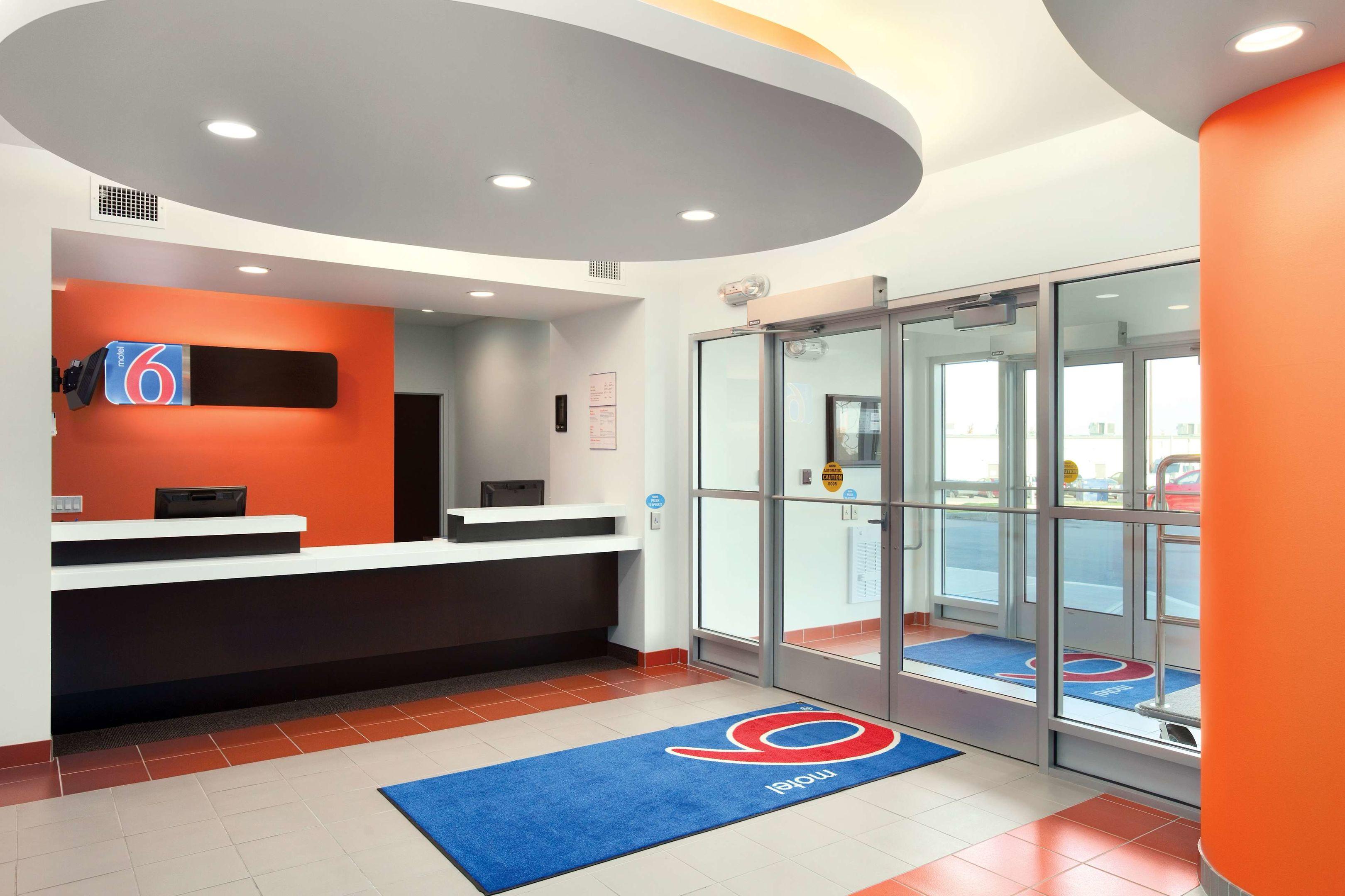 Motel 6 Swift Current SK — photo 3
