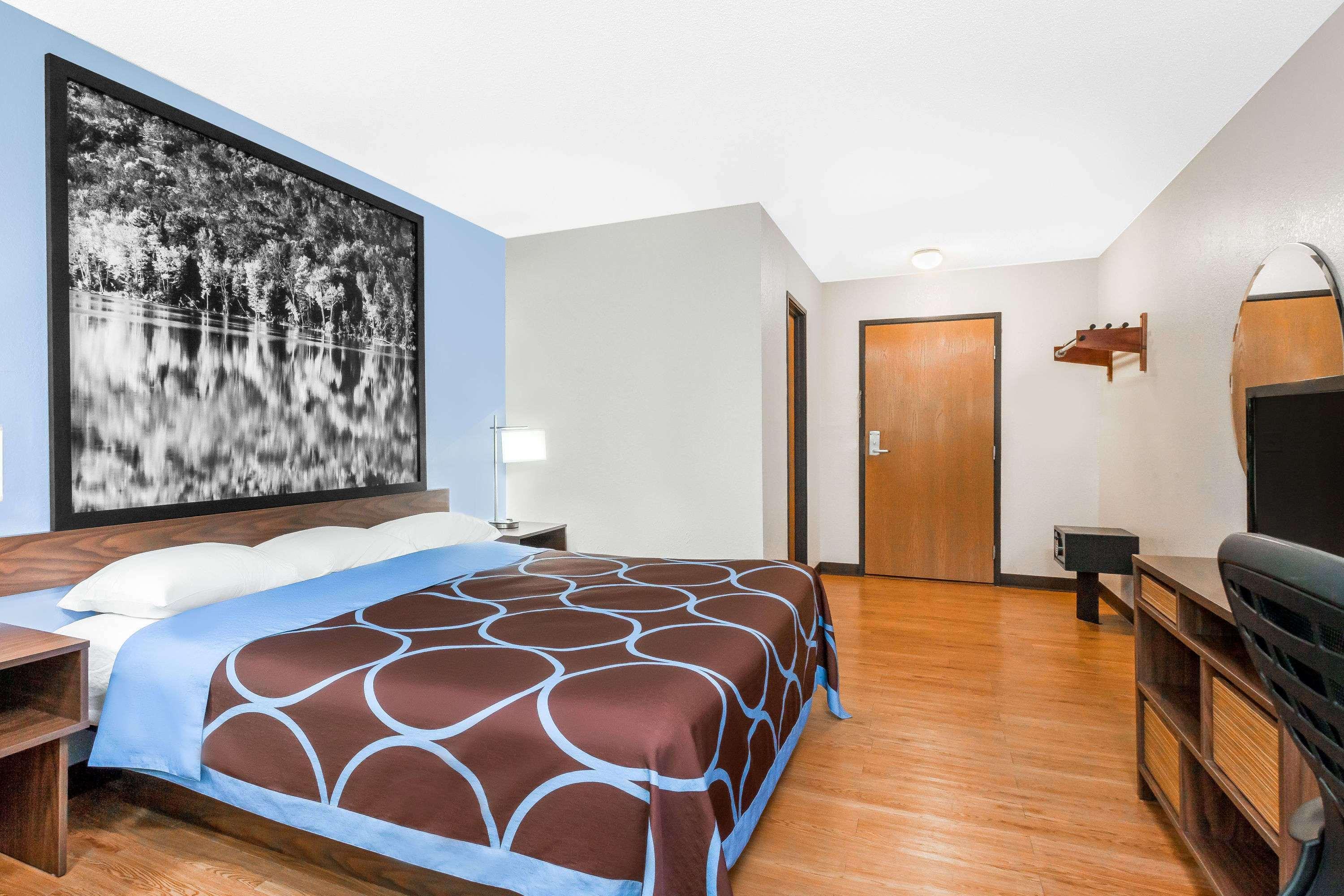 Super 8 by Wyndham Oneonta/Cooperstown — photo 4