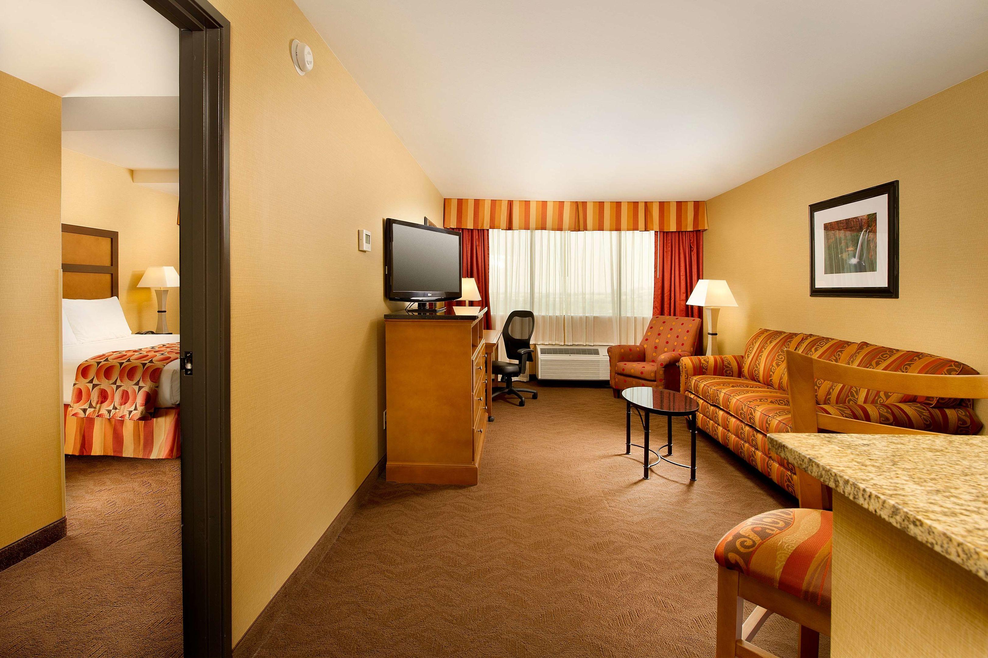 Drury Inn & Suites Phoenix Airport — photo 5